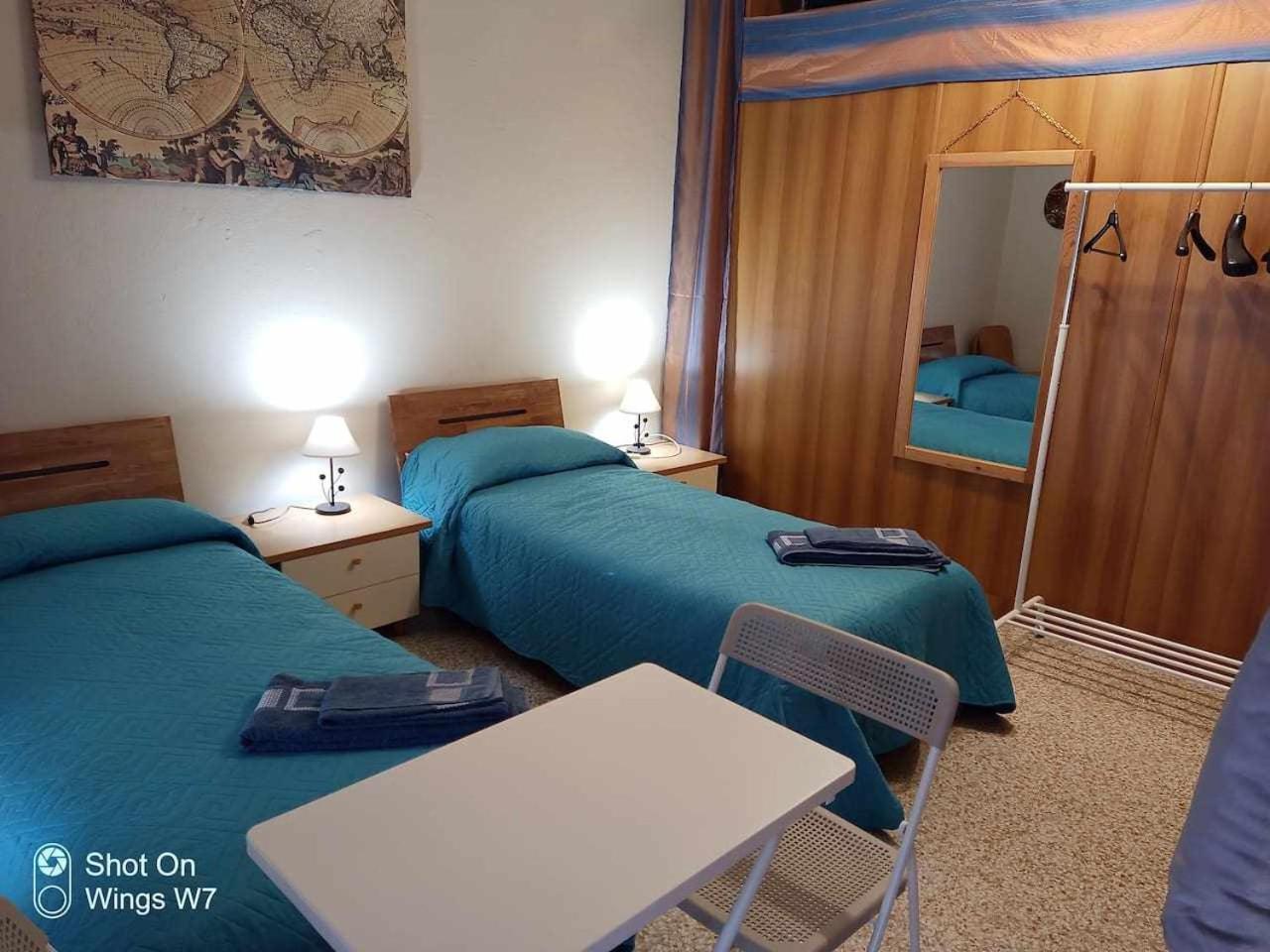 Double or Twin Room - Photo 9