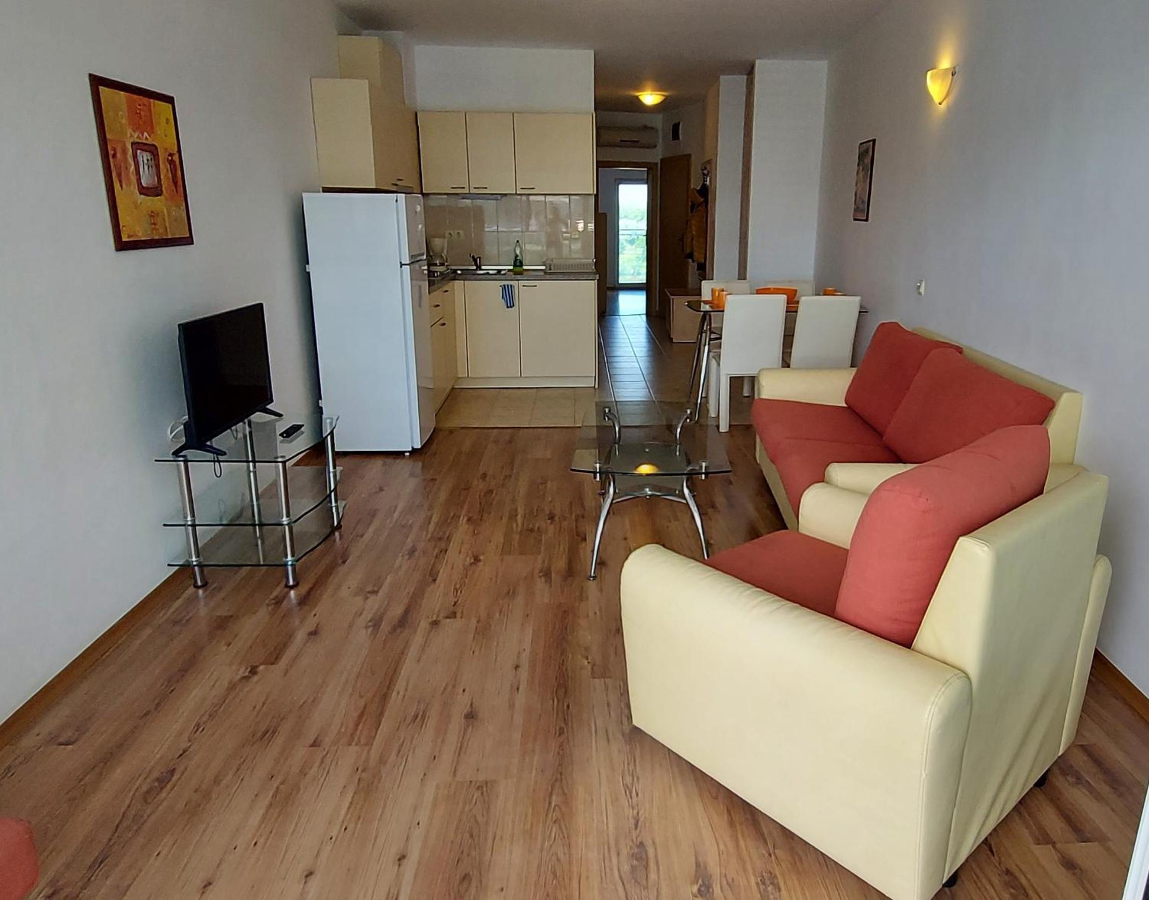 One-Bedroom Apartment with Pool View photo 1