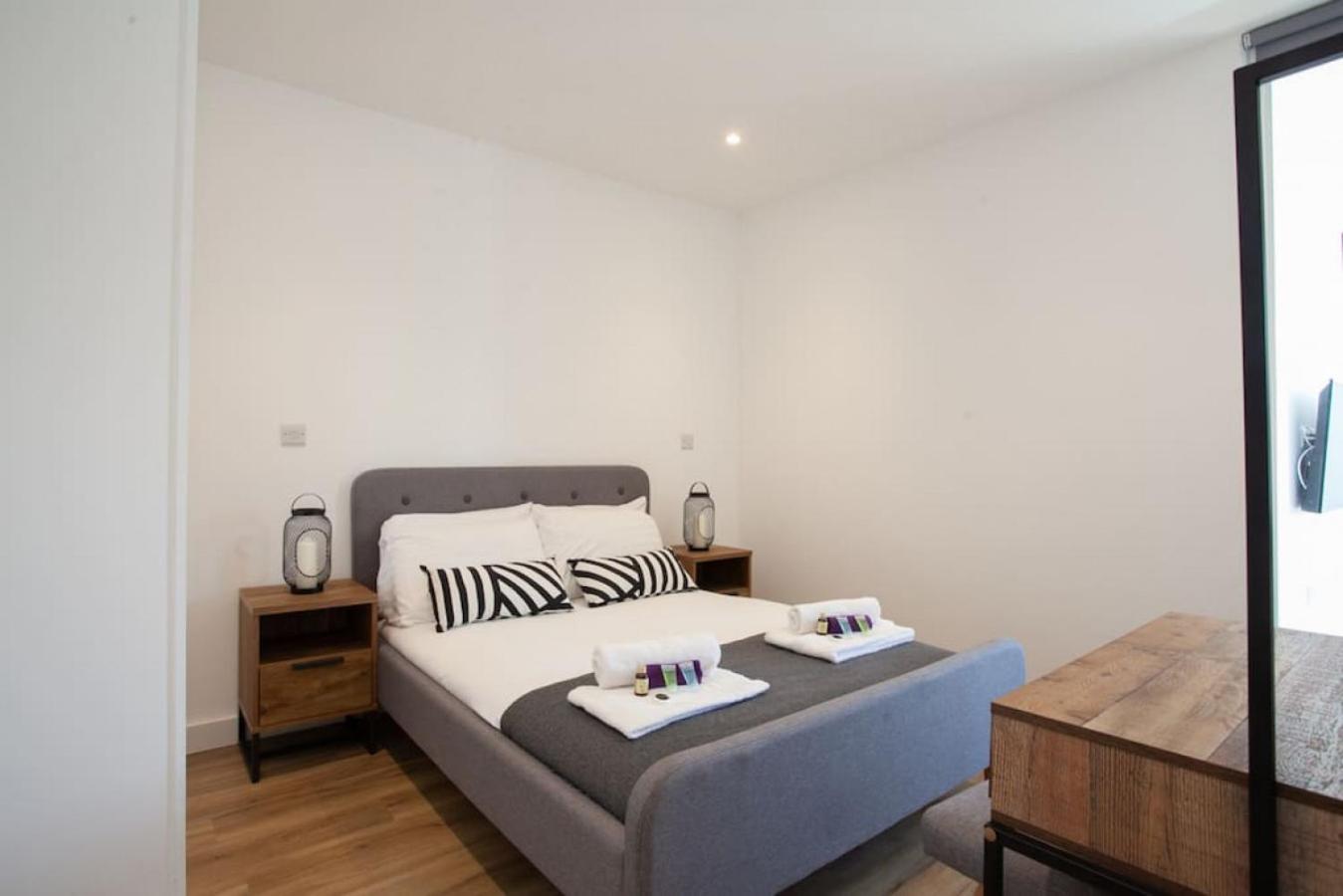 One-Bedroom Apartment - Photo 13