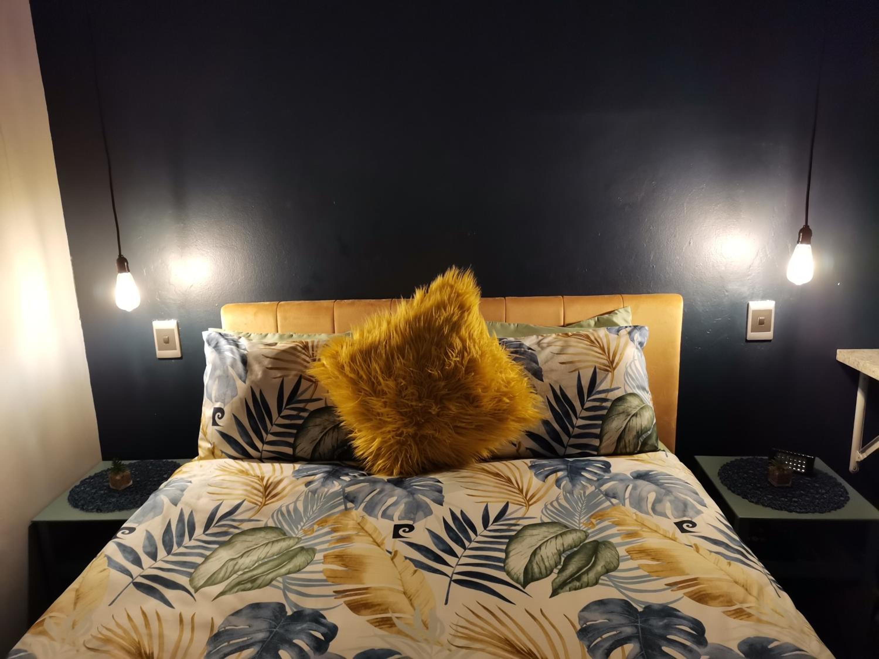 One-Bedroom Apartment - Non-Smoking photo 1