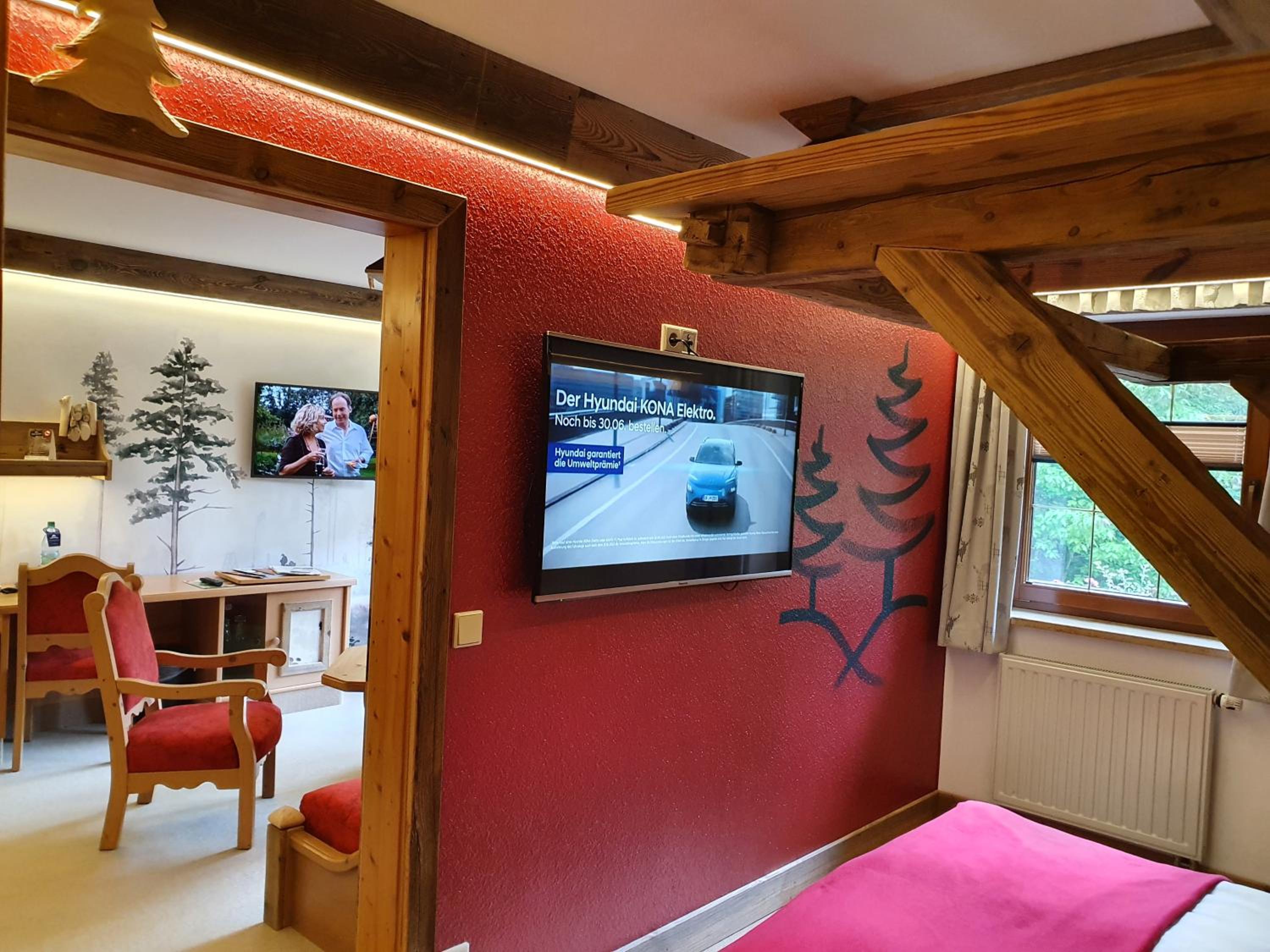 Suite - Photo 16