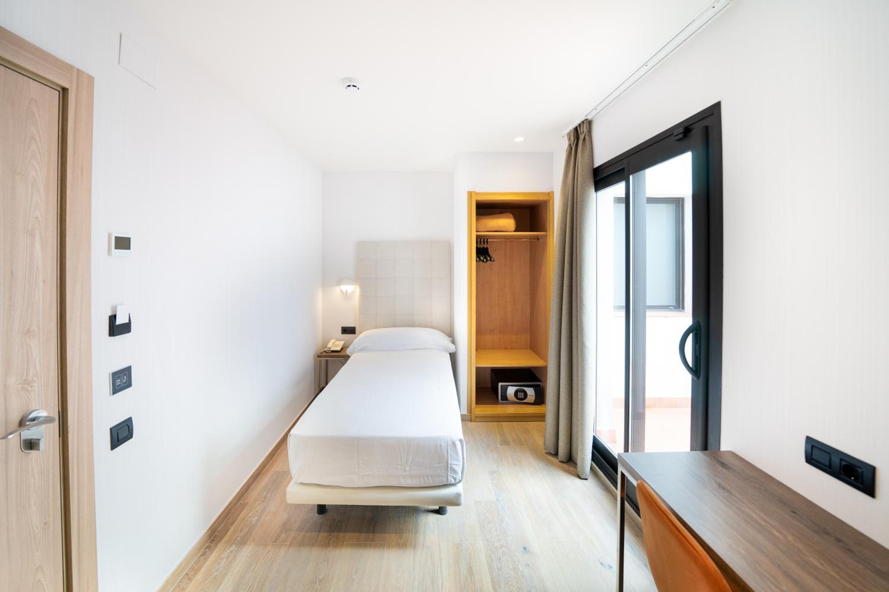 Single Room with Terrace photo 2