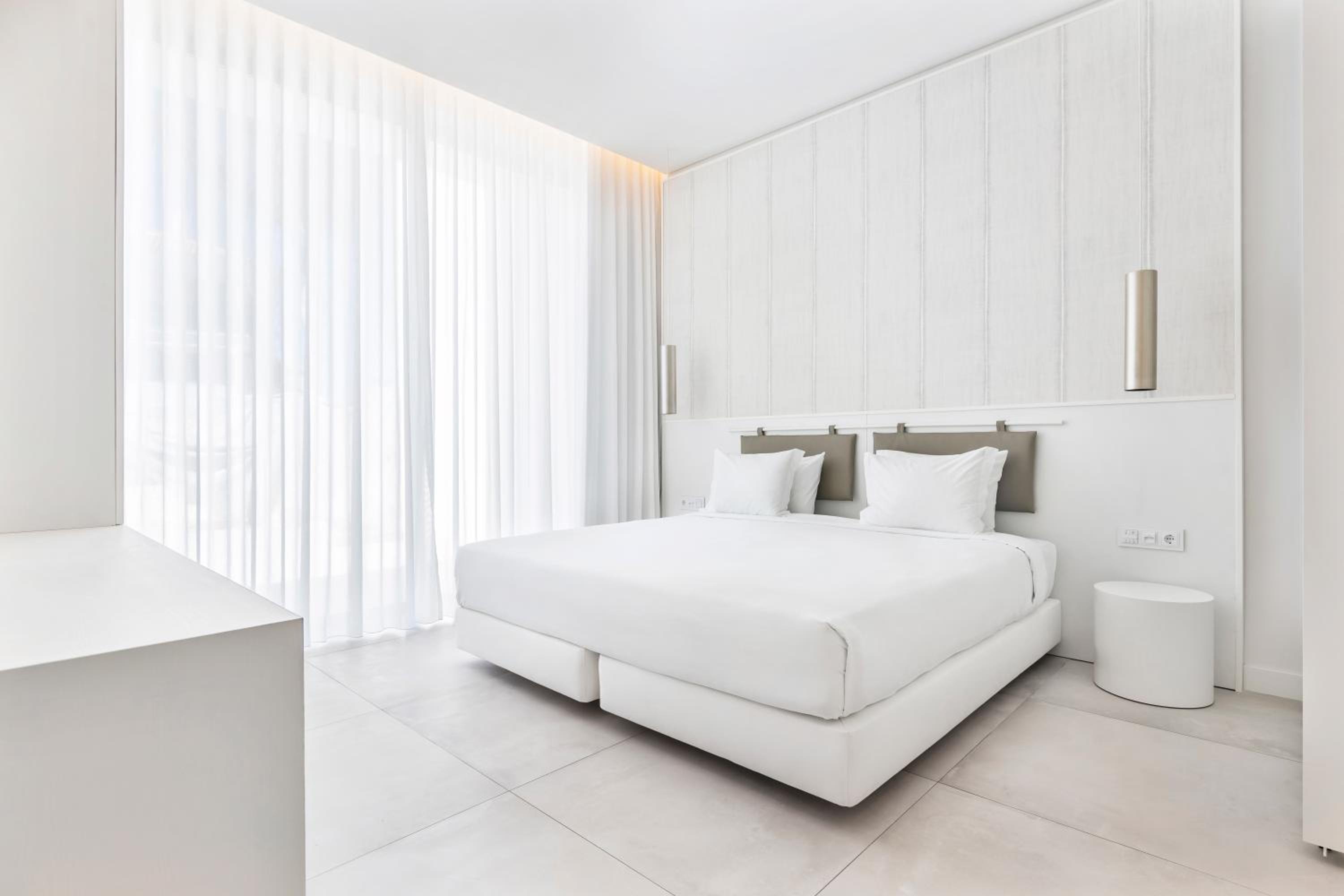 Double Room - Photo 8