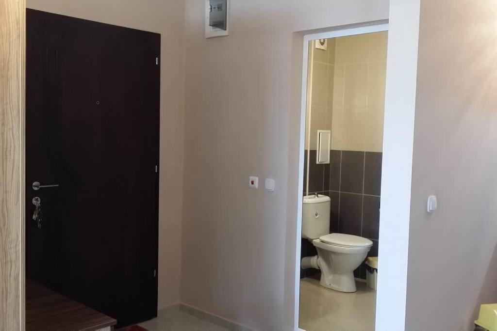 One-Bedroom Apartment - Photo 6