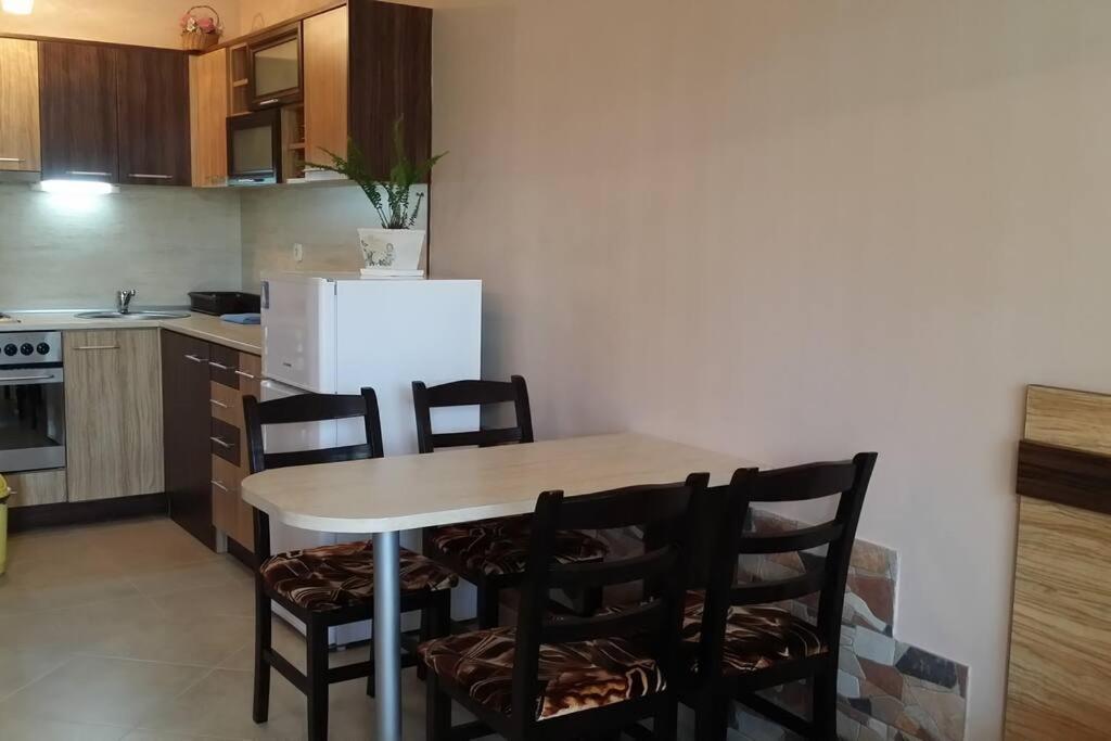 One-Bedroom Apartment - Photo 28