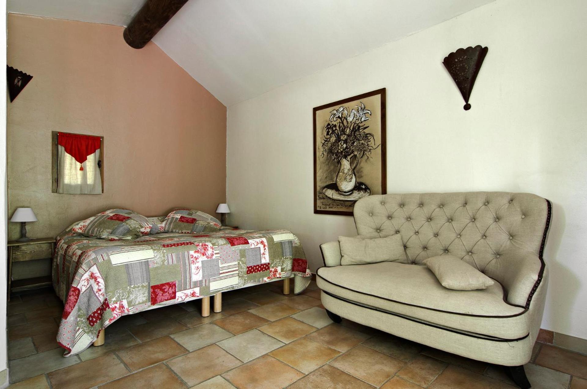 Twin Room with Private Bathroom photo 2