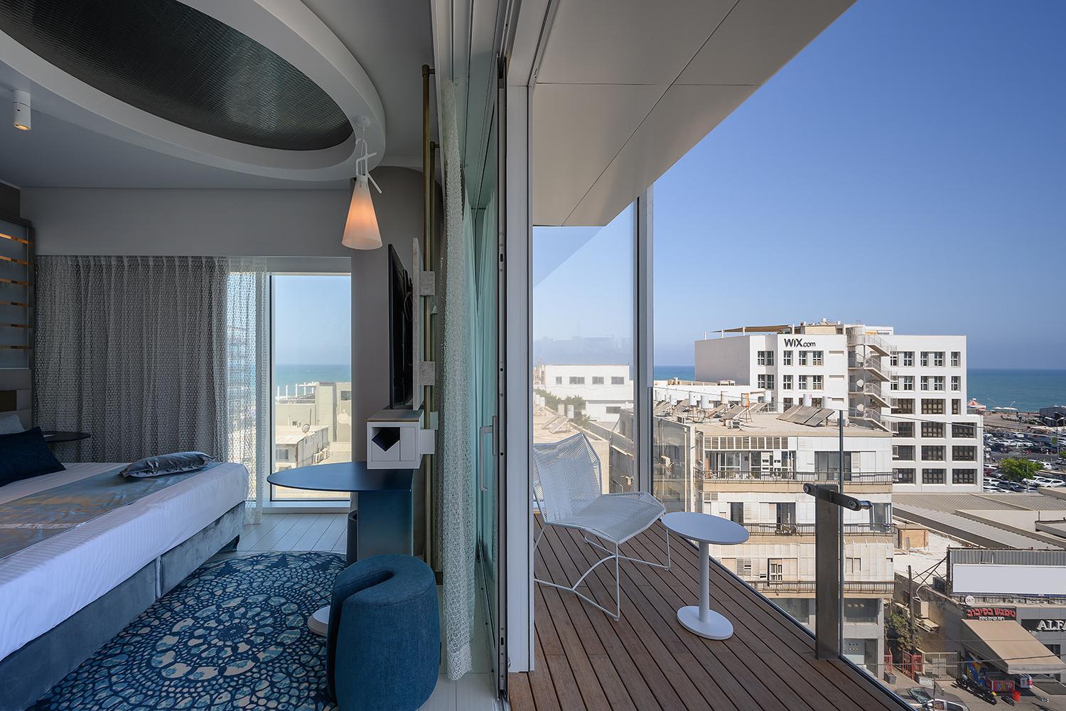 Port Deluxe Balcony with Sea View - Photo 32