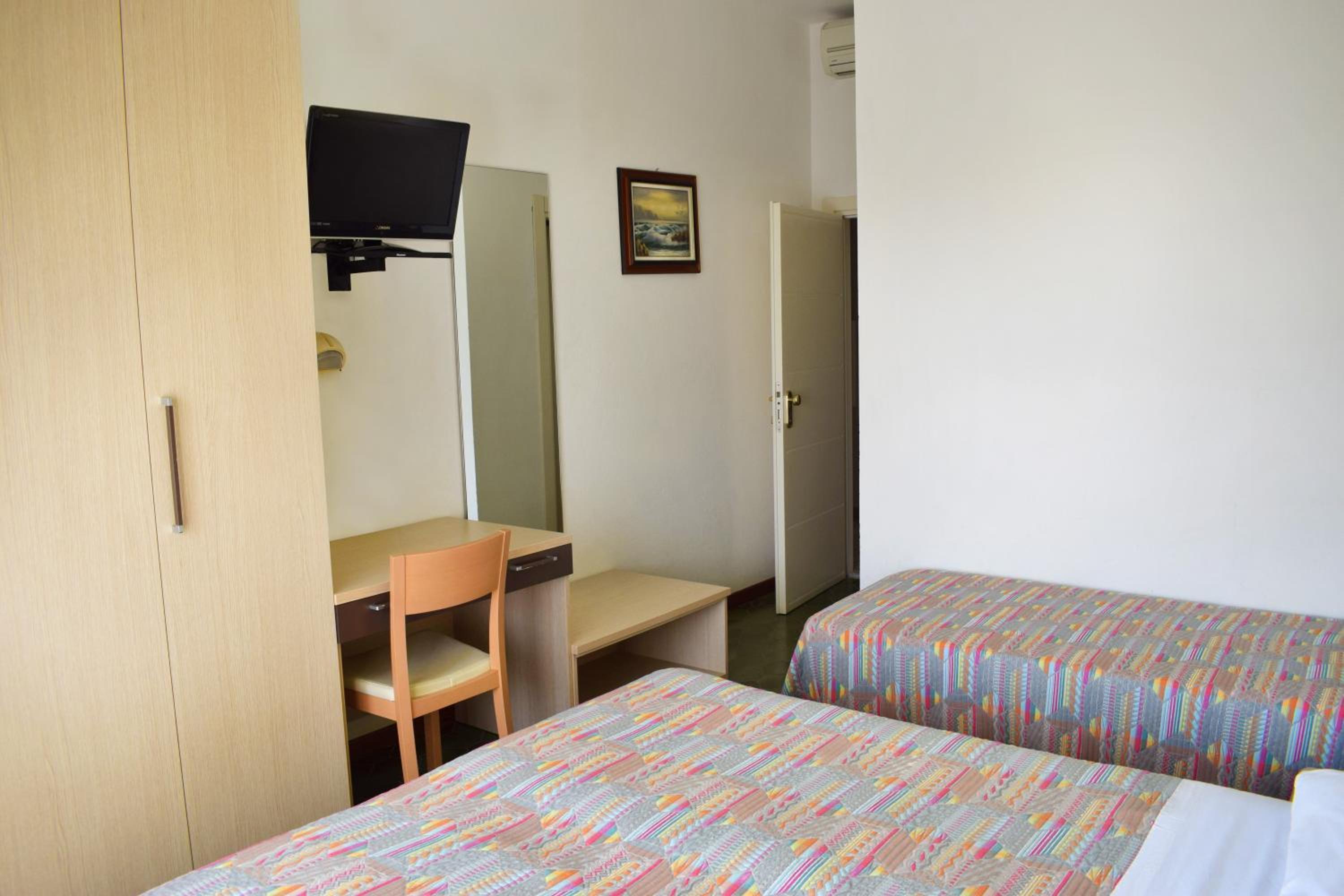 Superior Double or Twin Room photo 3