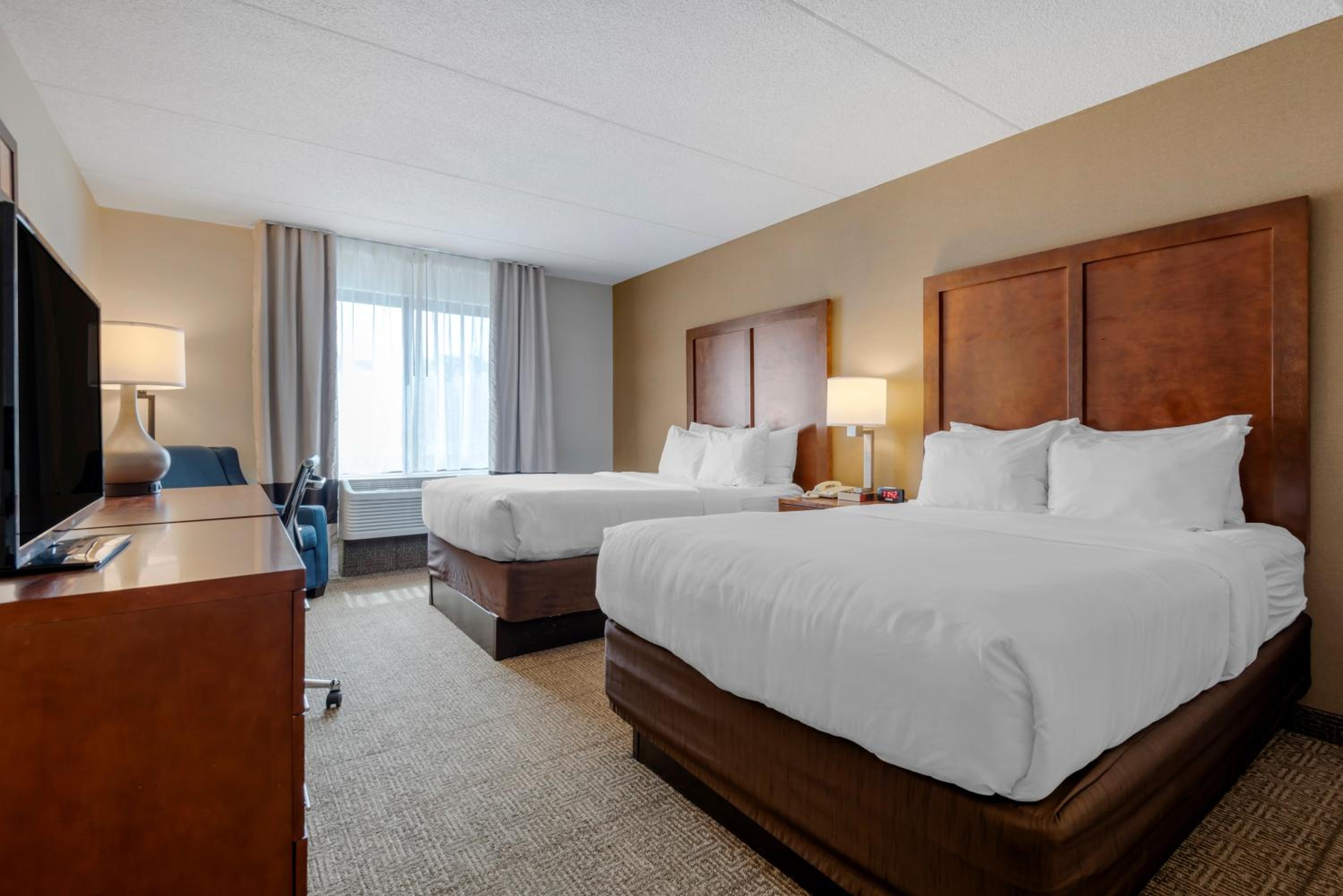Double Room with Two Double Beds - Photo 7