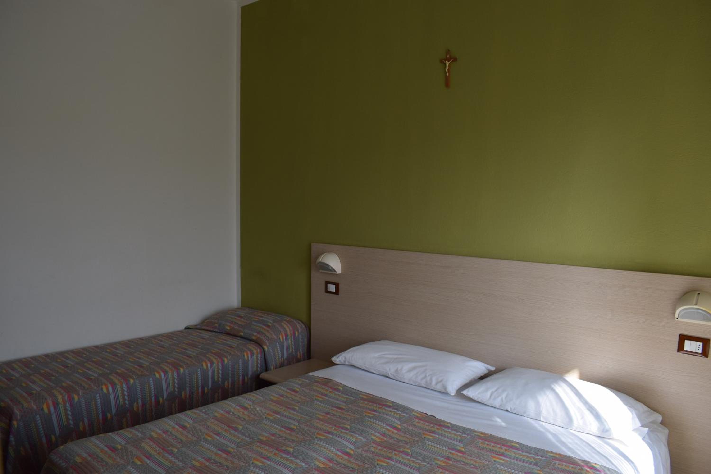 Superior Triple Room photo 2