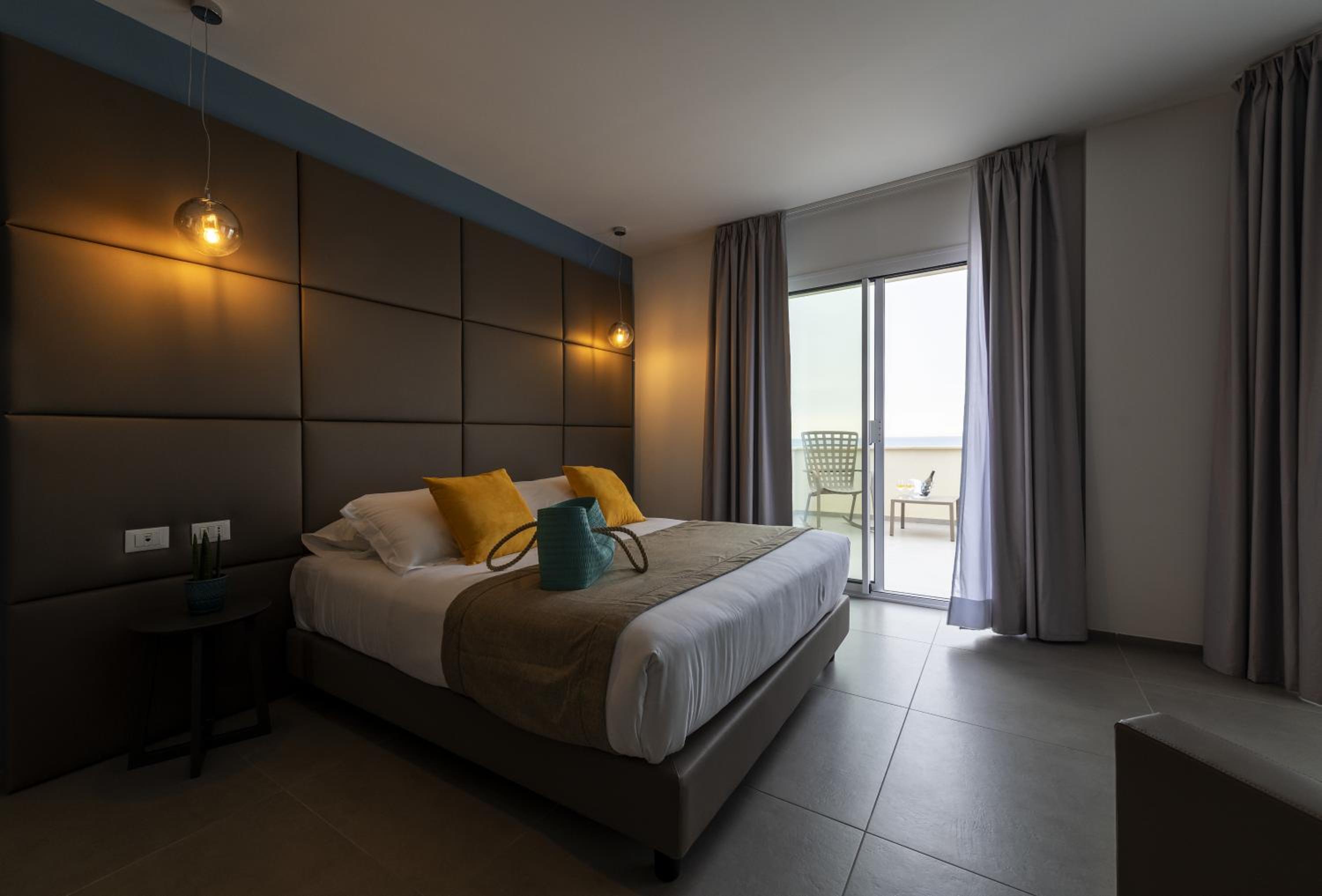 Family Junior Suite with Terrace and Sea View - Photo 19