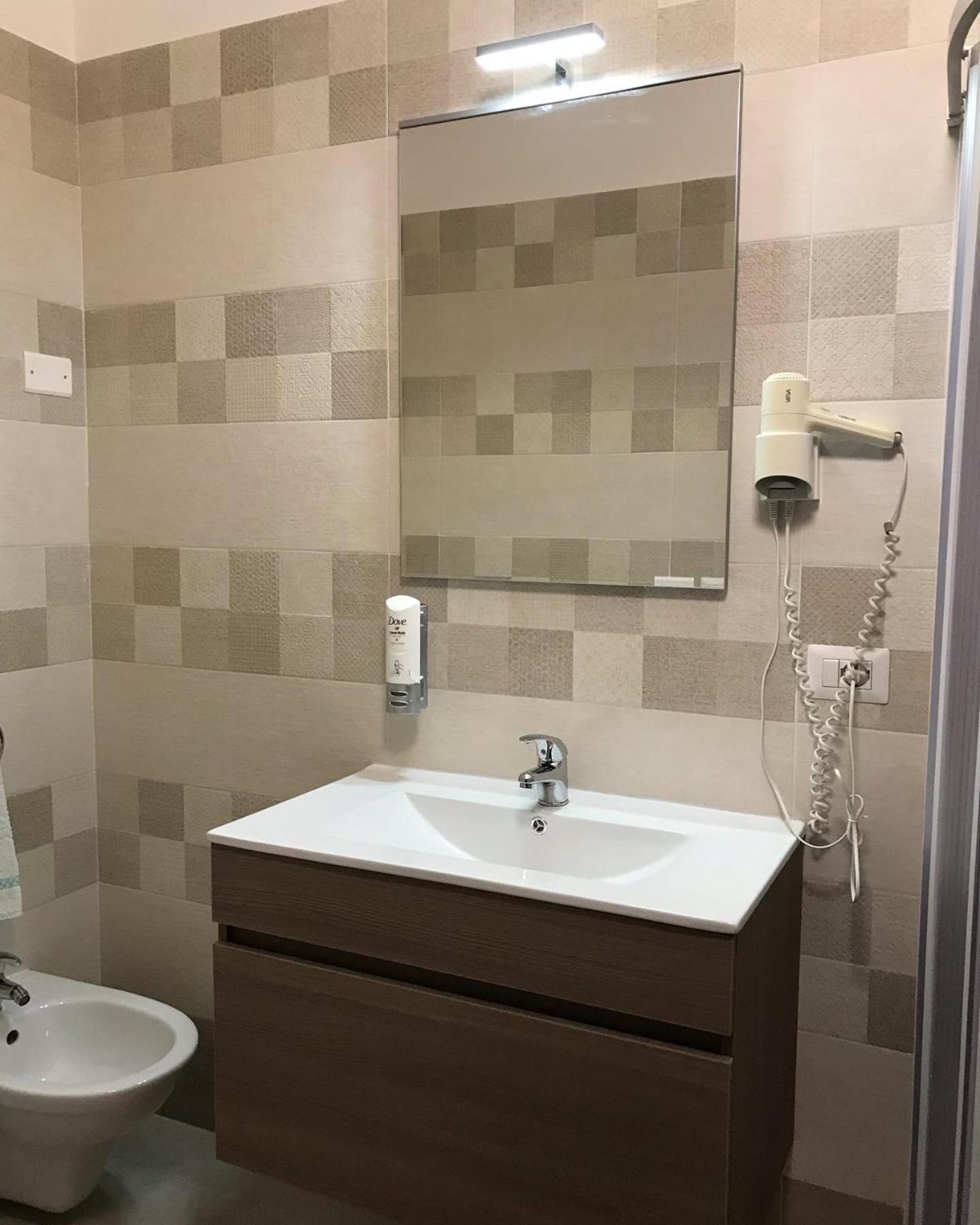 Double Room - Photo 20