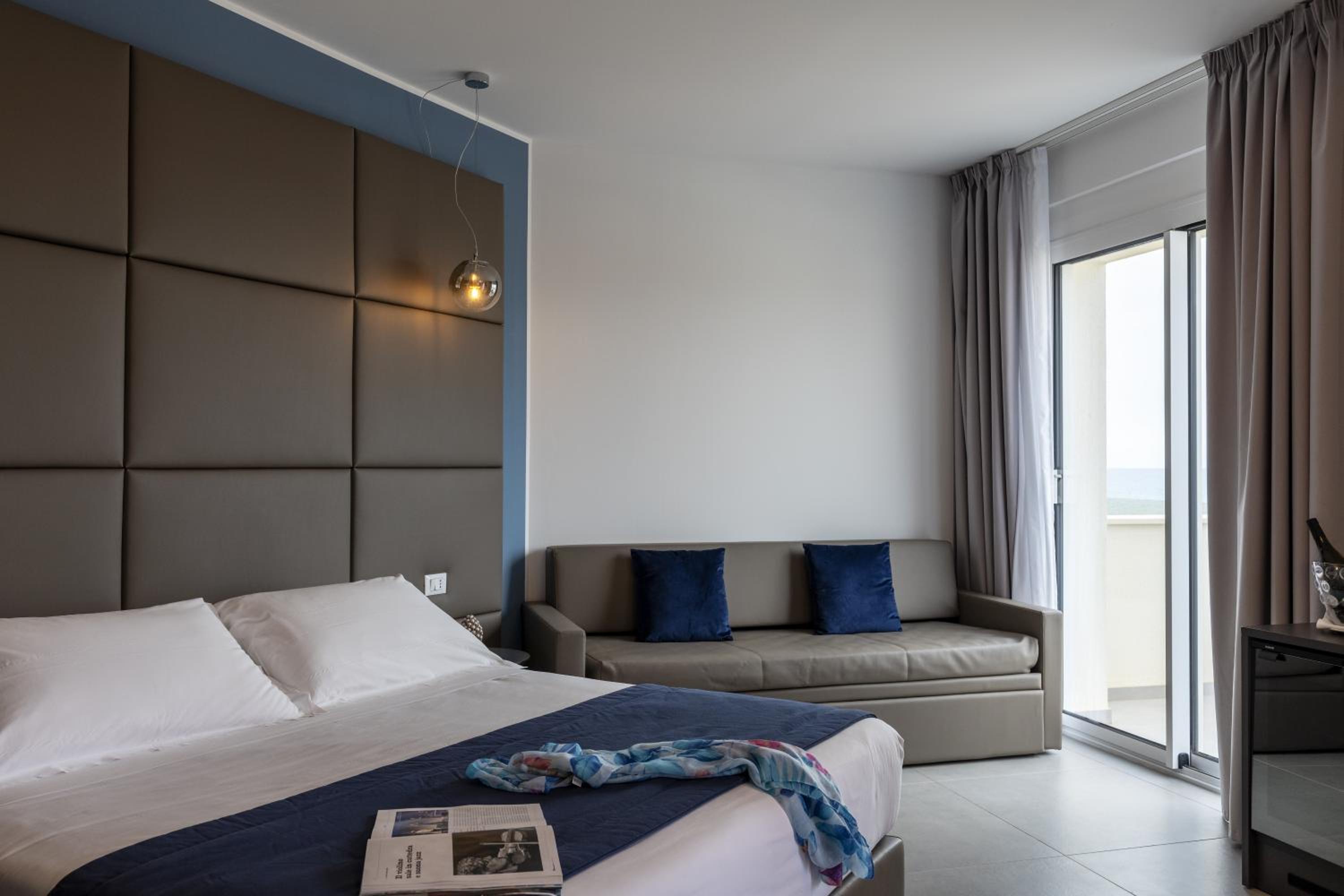 Family Junior Suite with Terrace and Sea View - Photo 14
