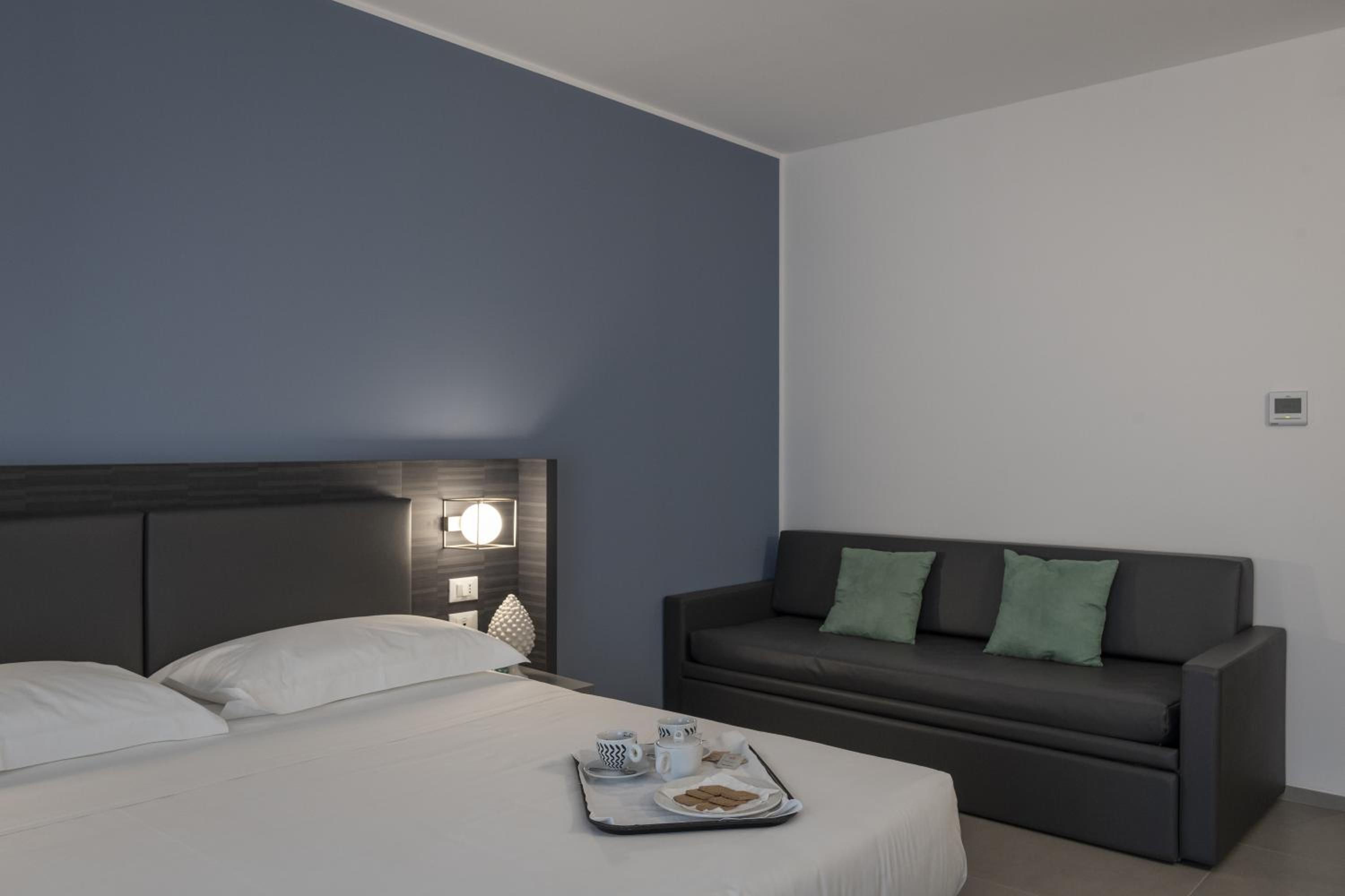 Family Junior Suite with Terrace and Sea View - Photo 18