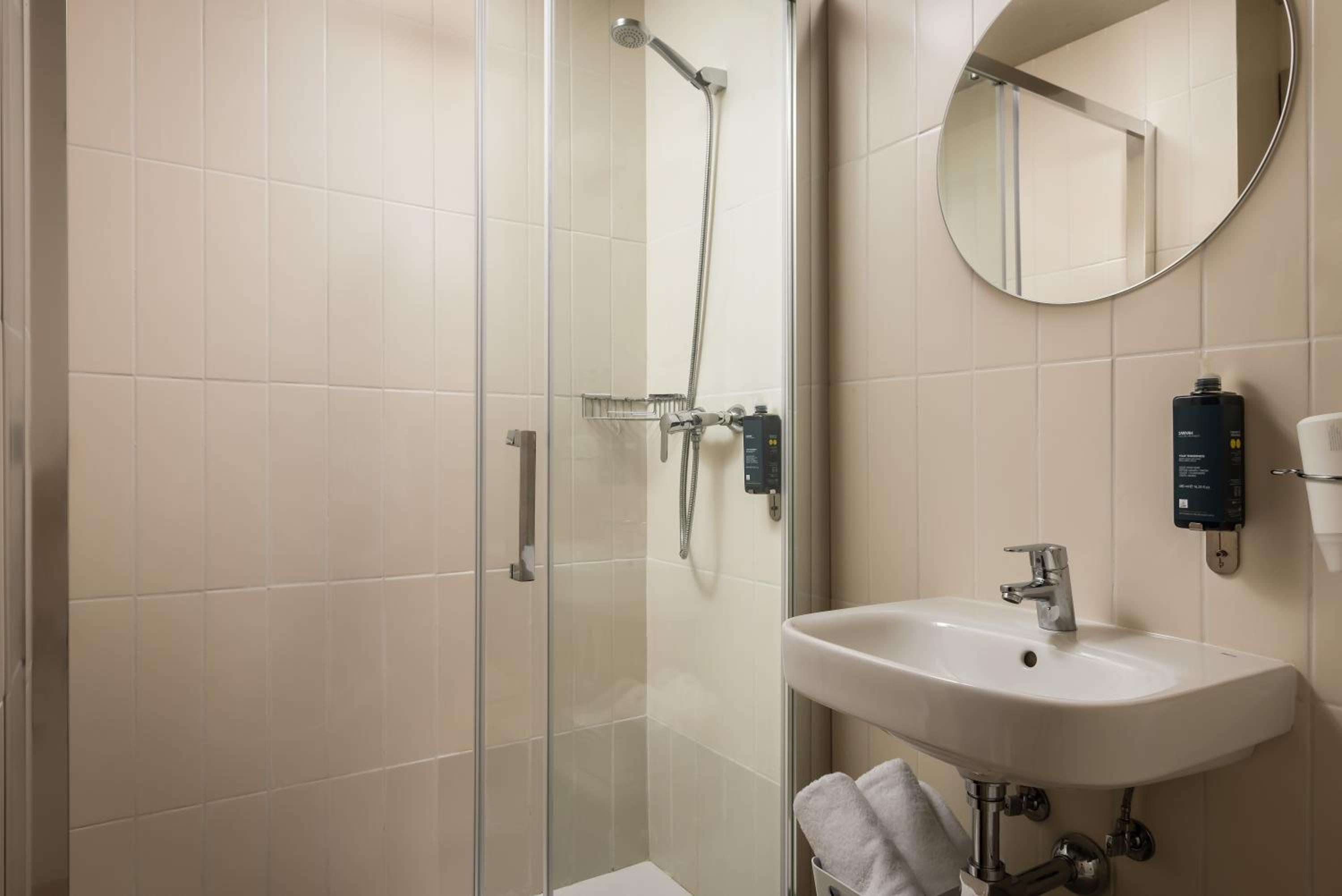 Double Room - Photo 2