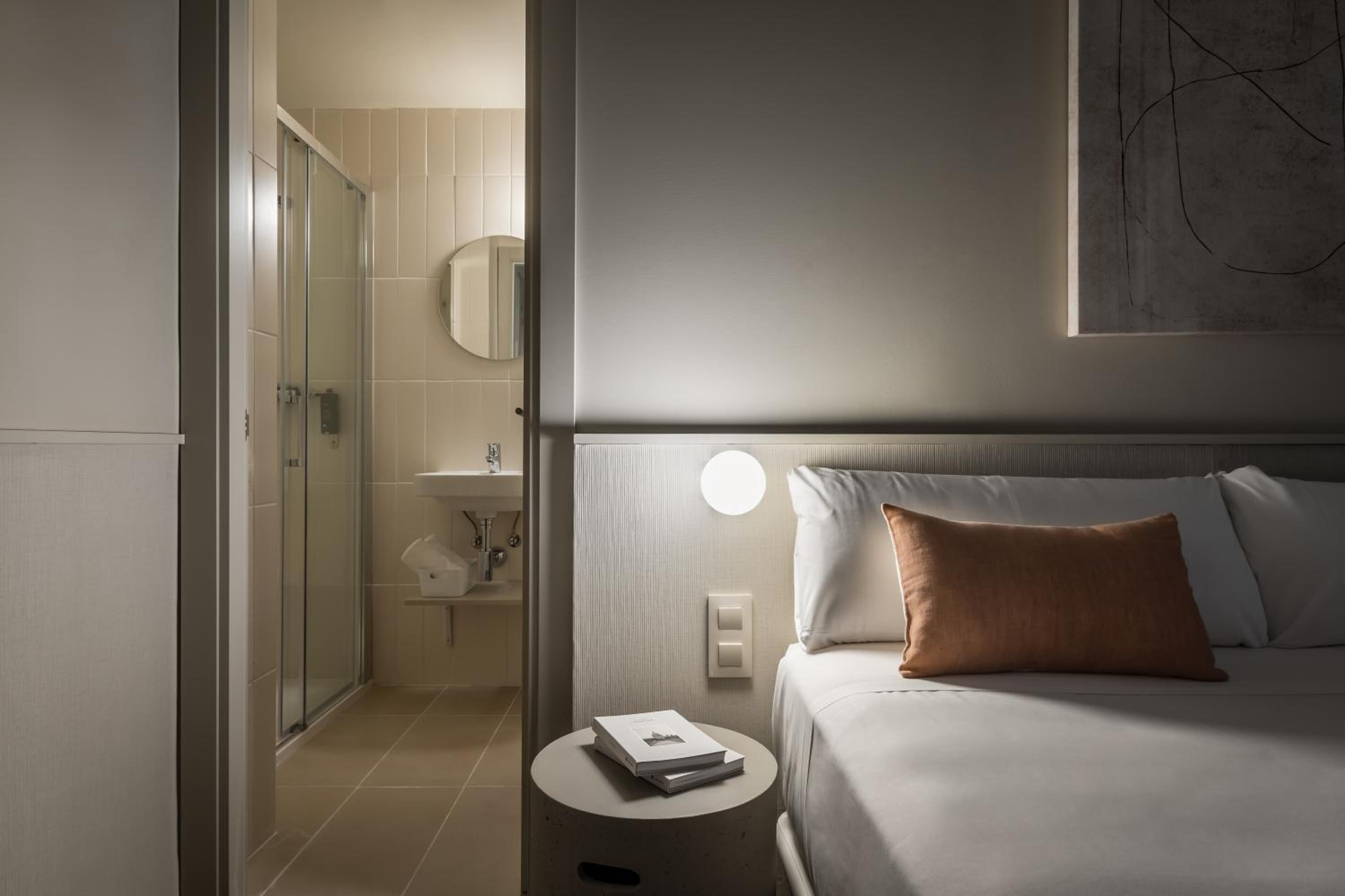Double Room - Photo 9