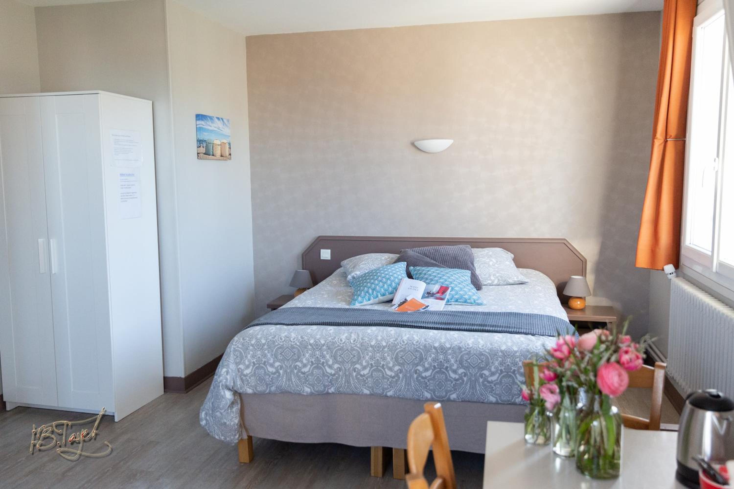 Double Room - Photo 2