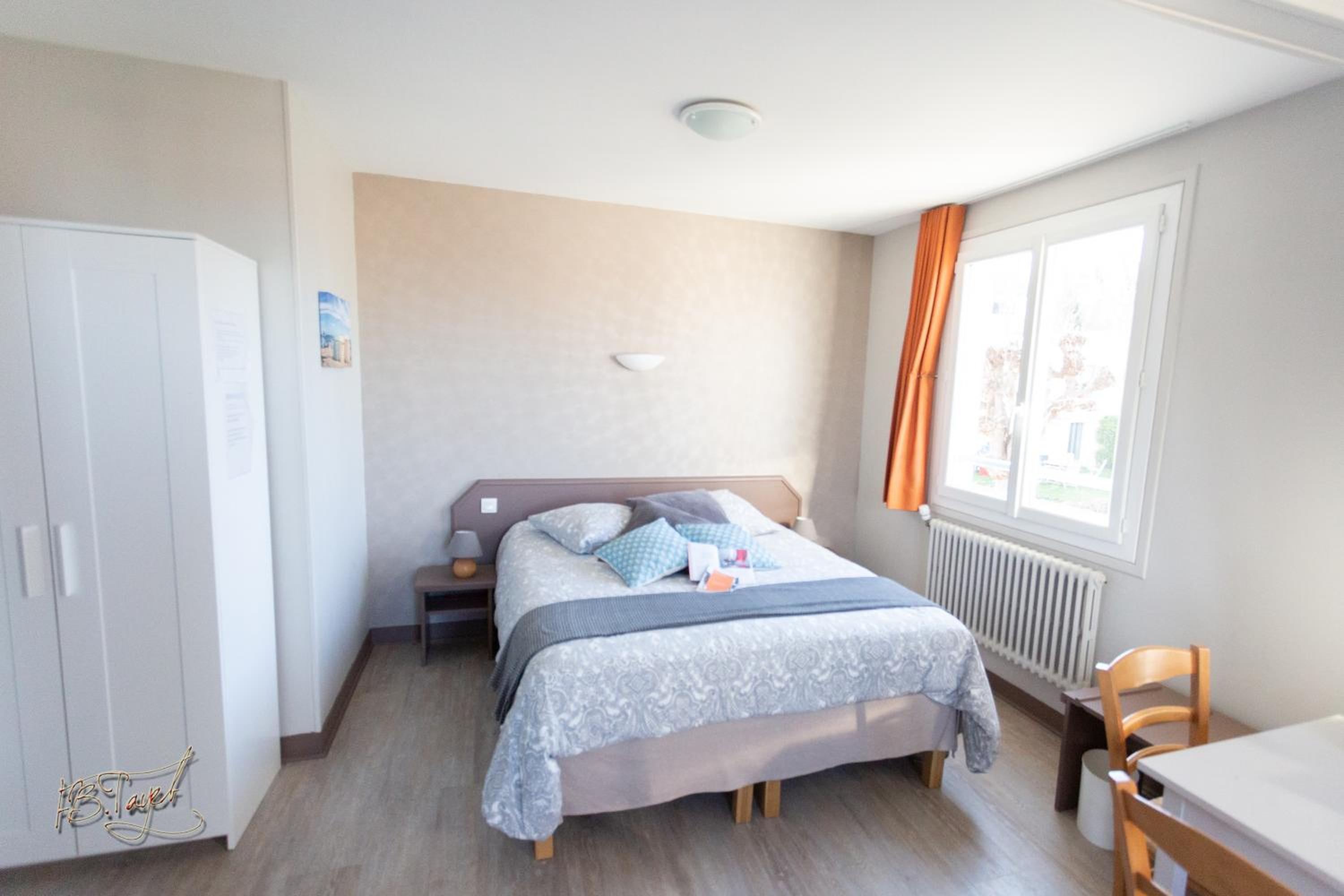 Double Room - Photo 13