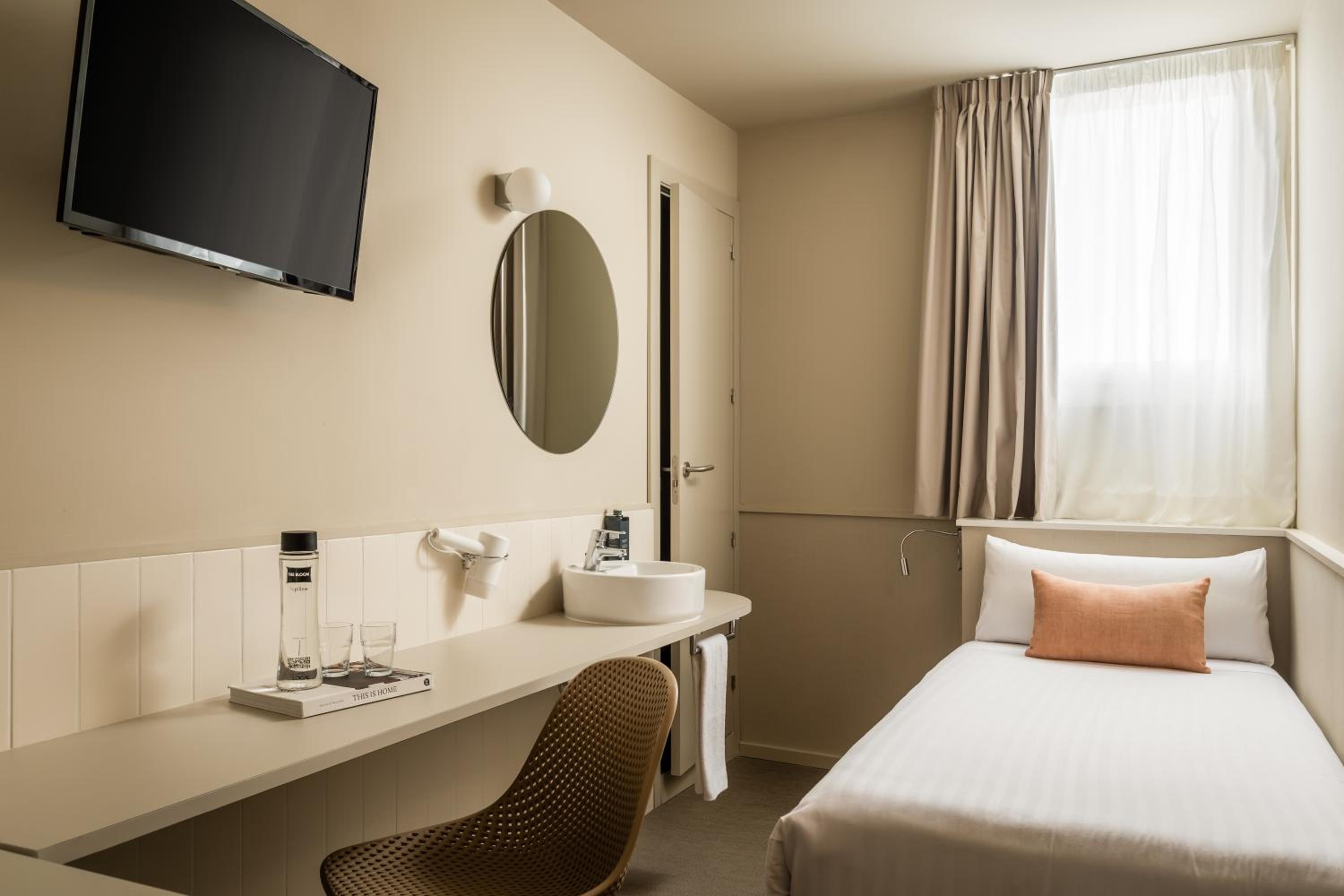 Single Room photo 2
