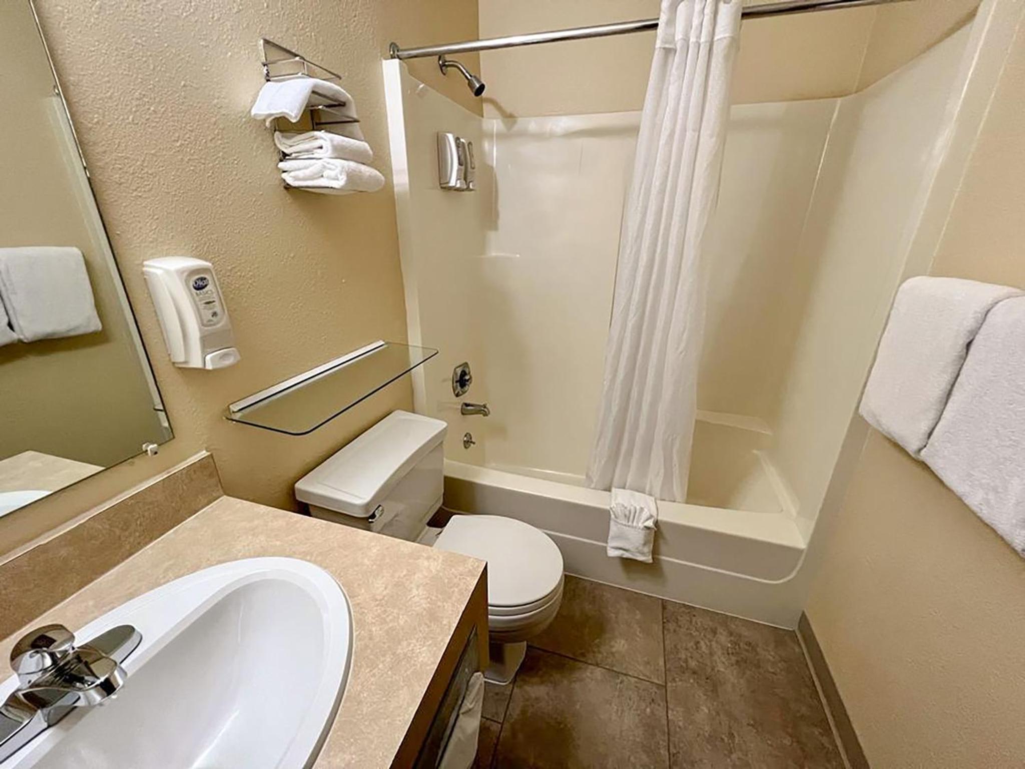 Standard Queen Room photo 2
