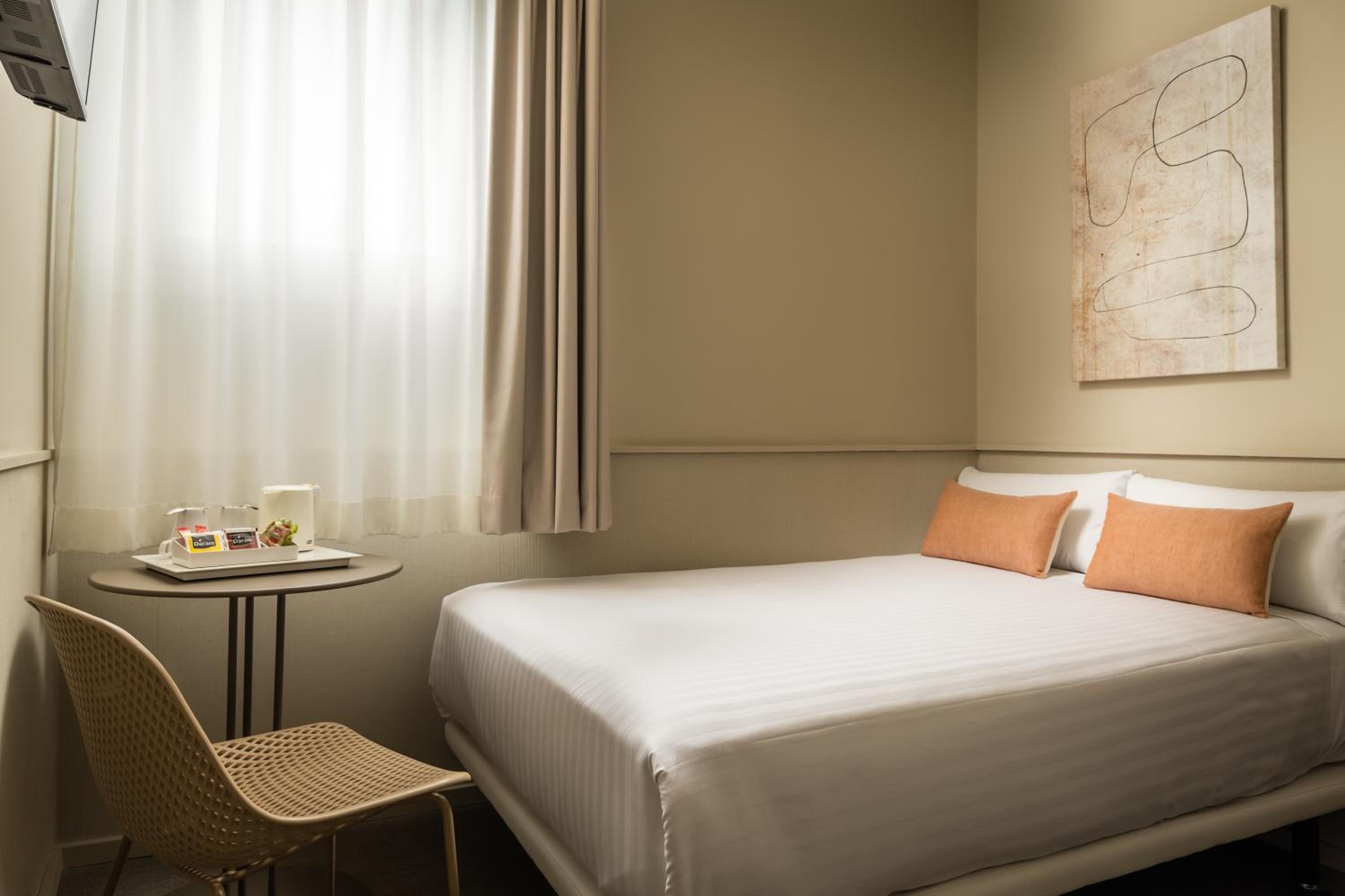 Economy Double Room photo 2