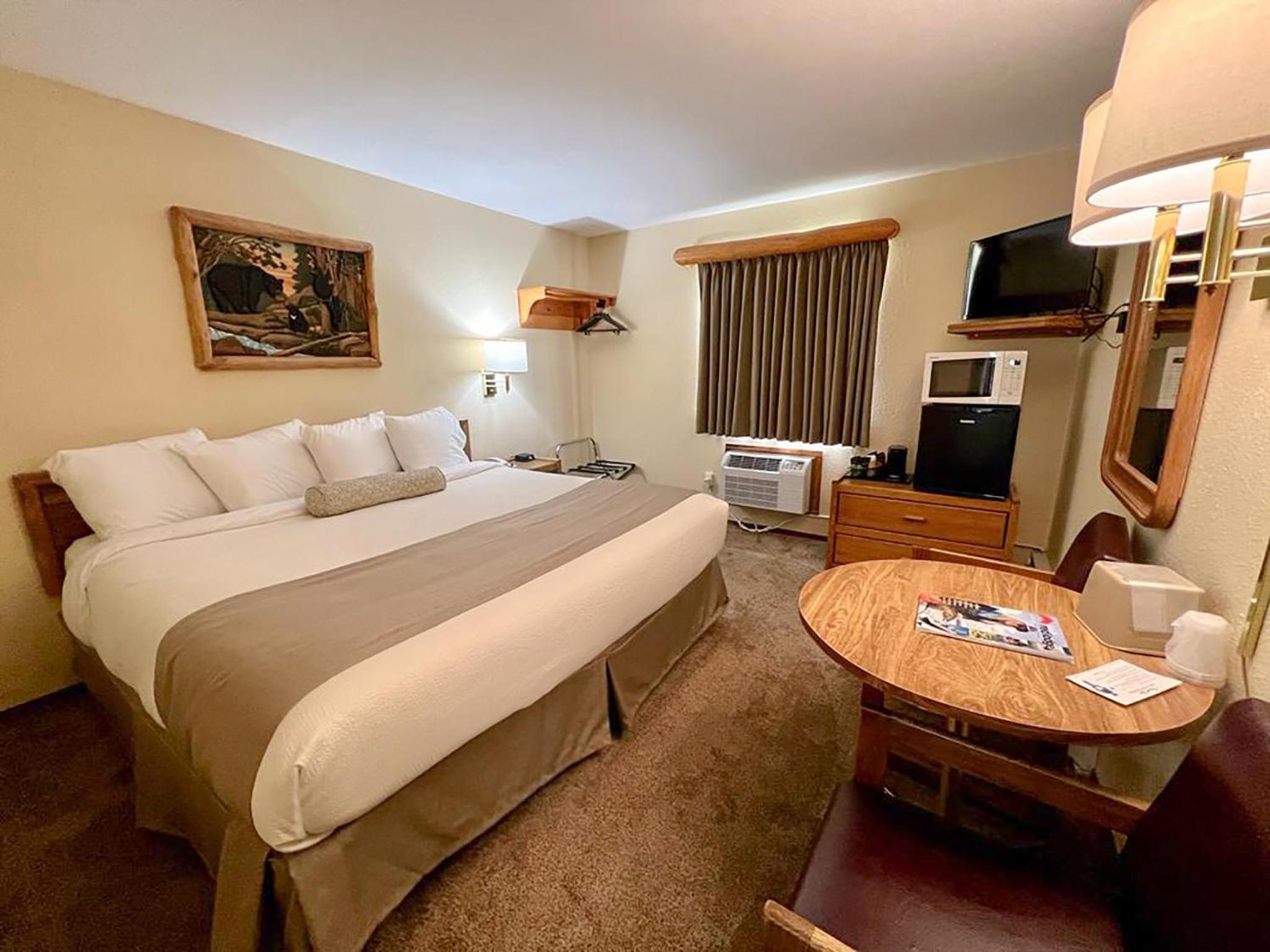 Standard King Room photo 1