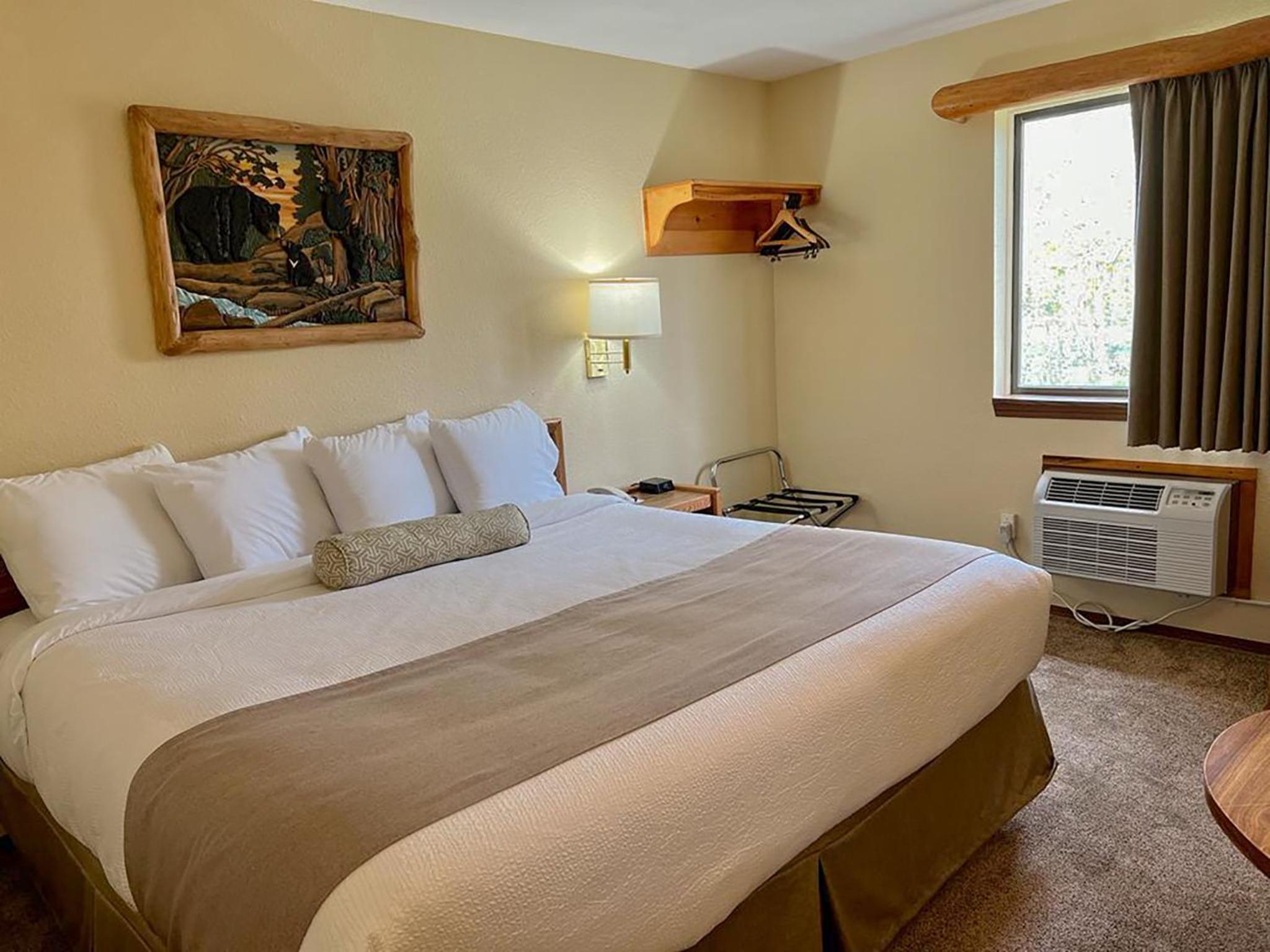 Standard King Room photo 2