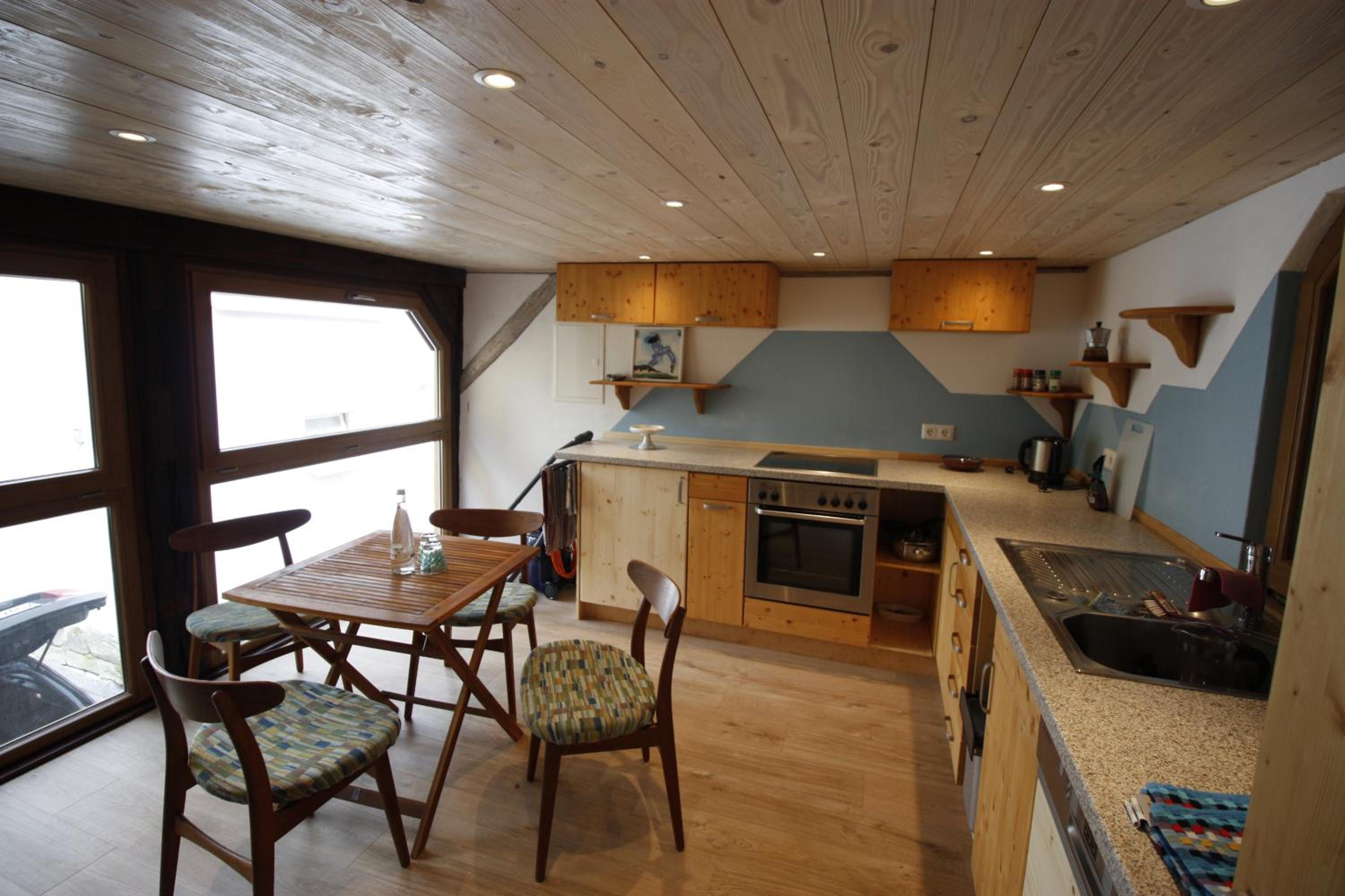 Apartment with Garden View - Photo 7