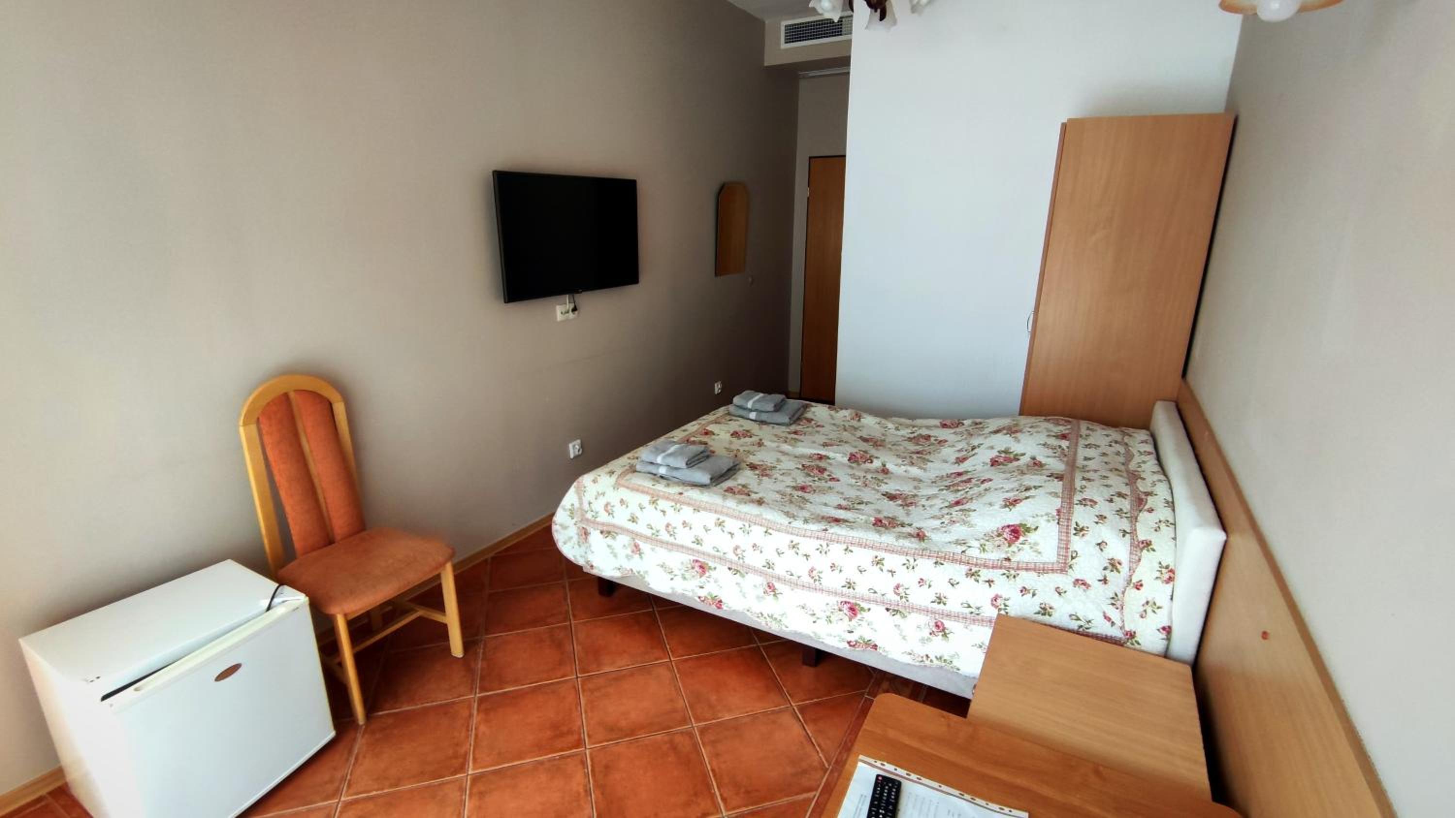 Standard Double Room photo 3