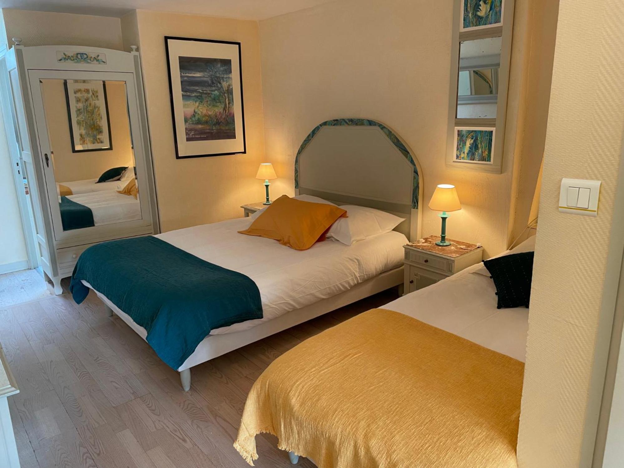 Double Room with Private Bathroom photo 3