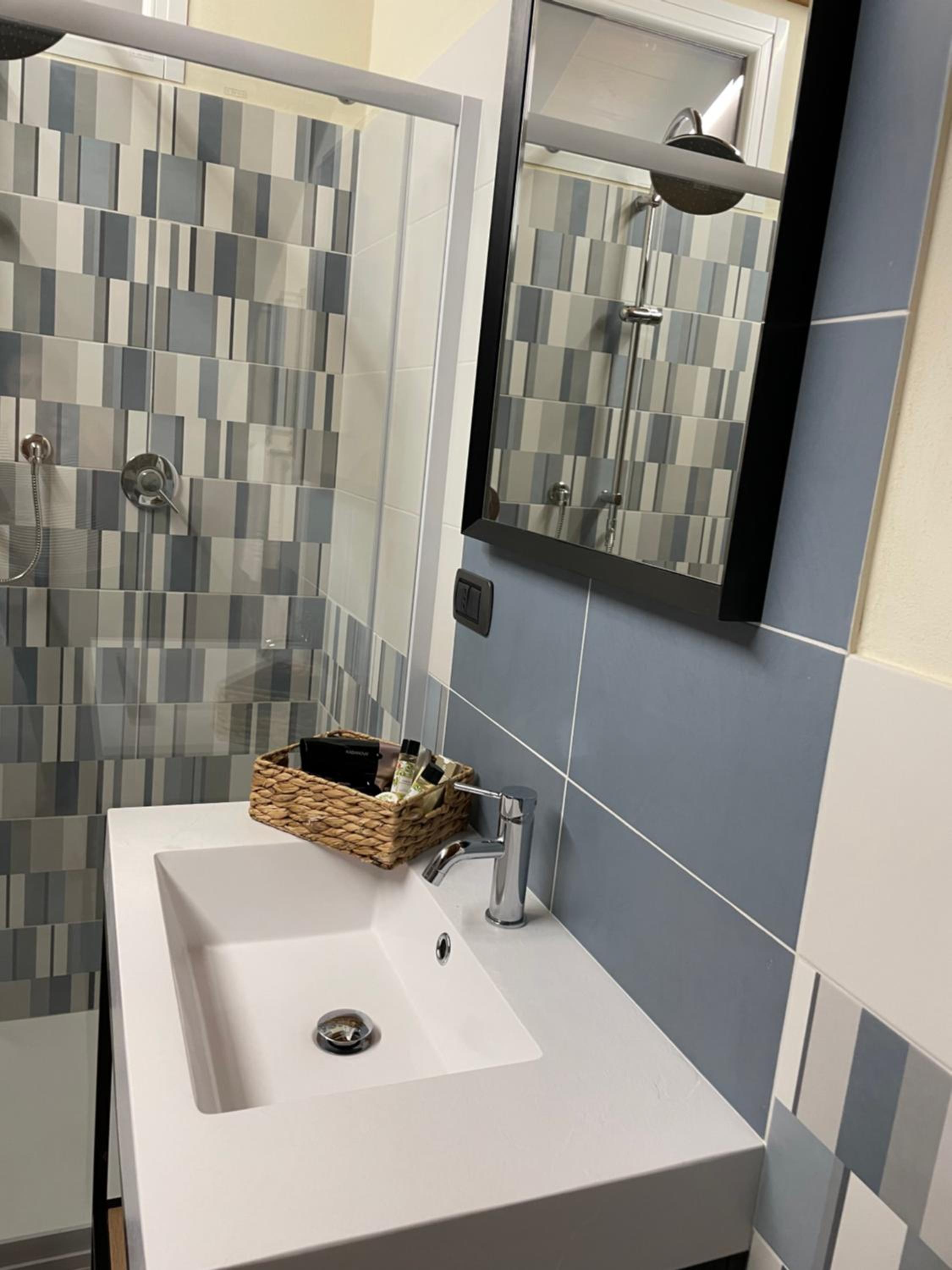 Double or Twin Room with Private Bathroom photo 2