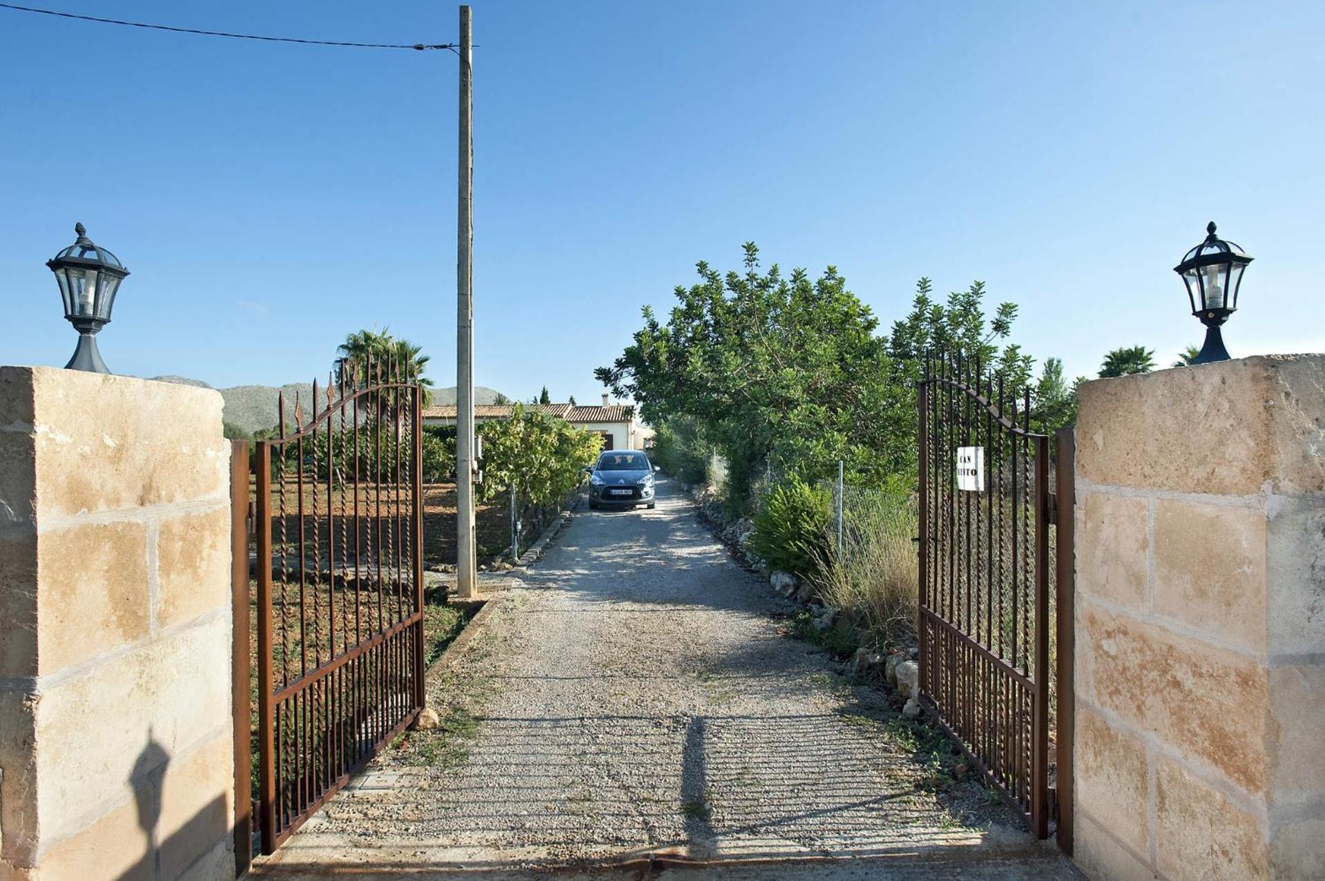 Villa photo 3