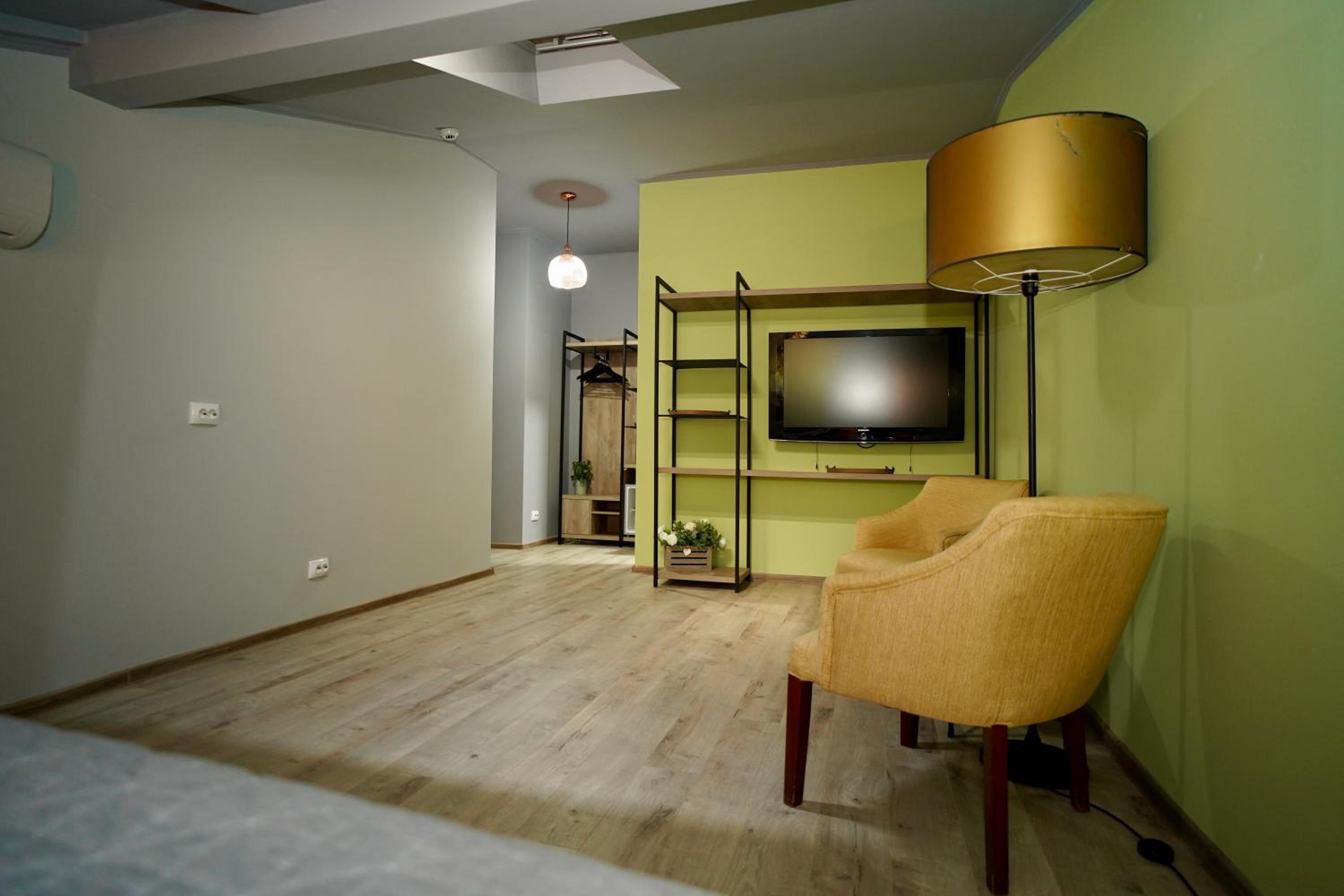 Standard Suite