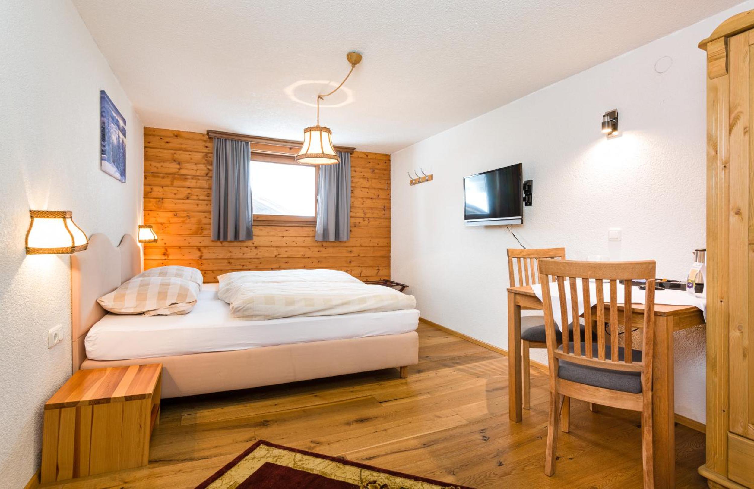 Standard Twin or Double Room 