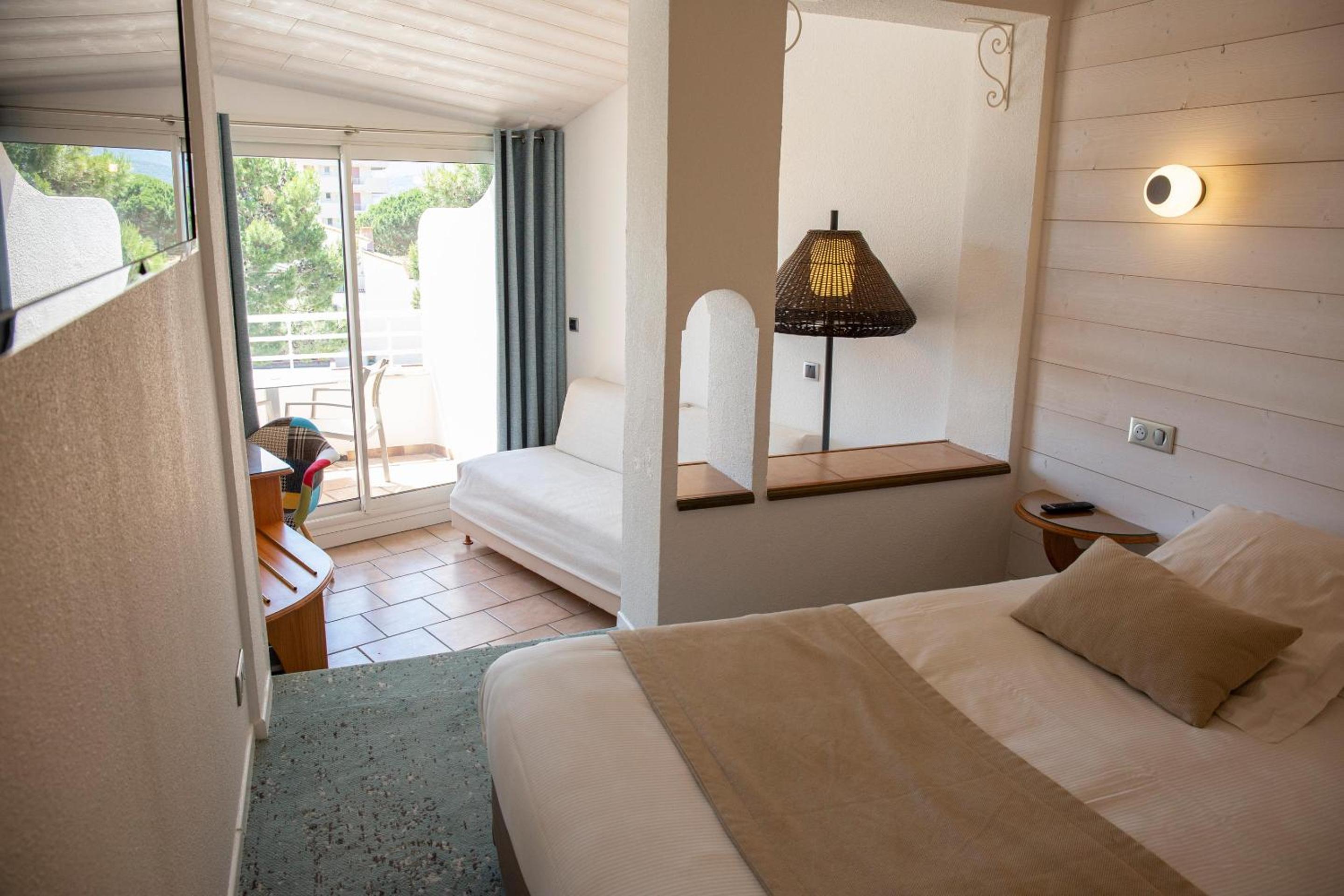 Room with Living Room - Sea View and Terrace - Photo 1