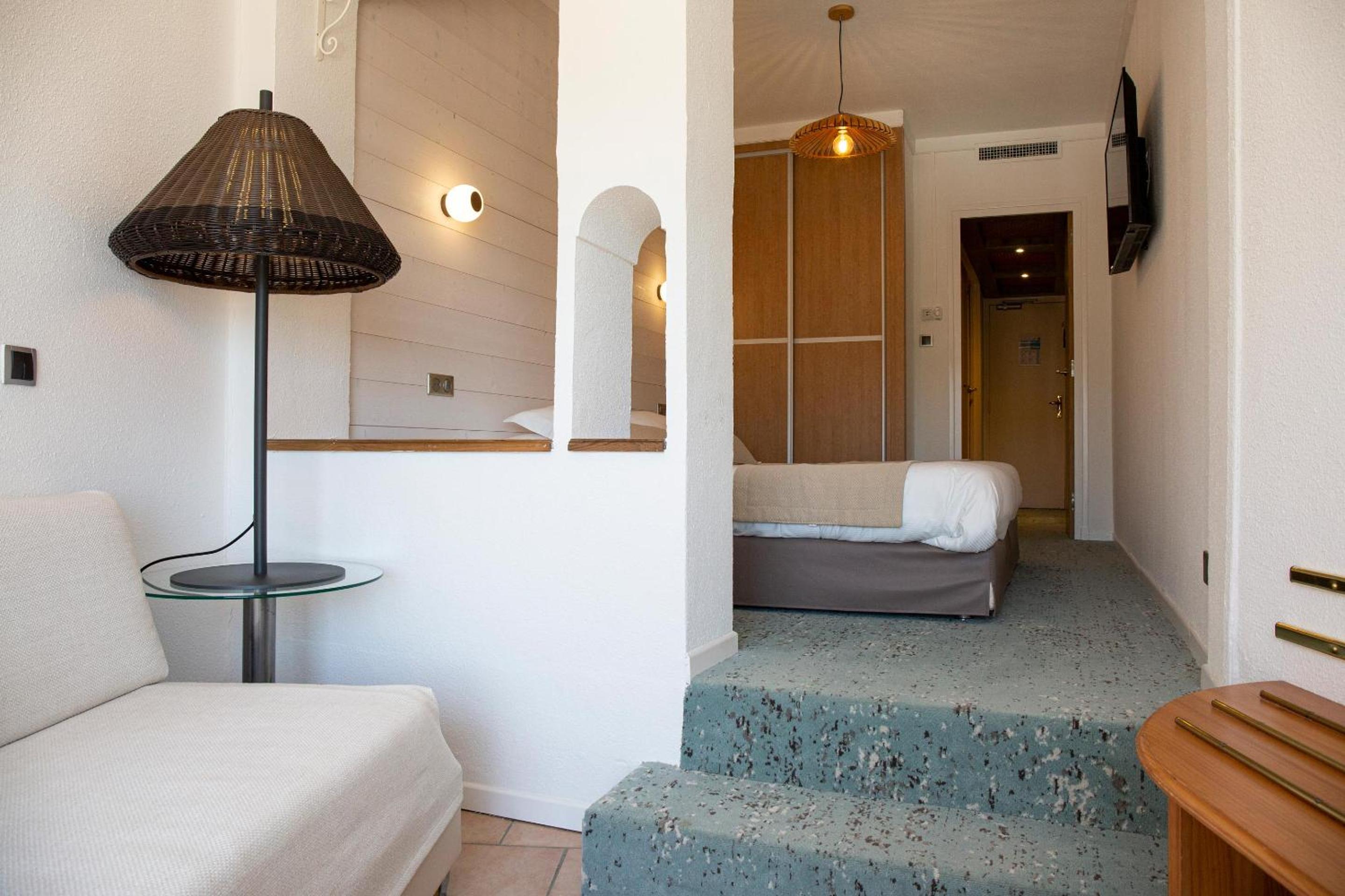 Room with Living Room - Sea View and Terrace - Photo 3