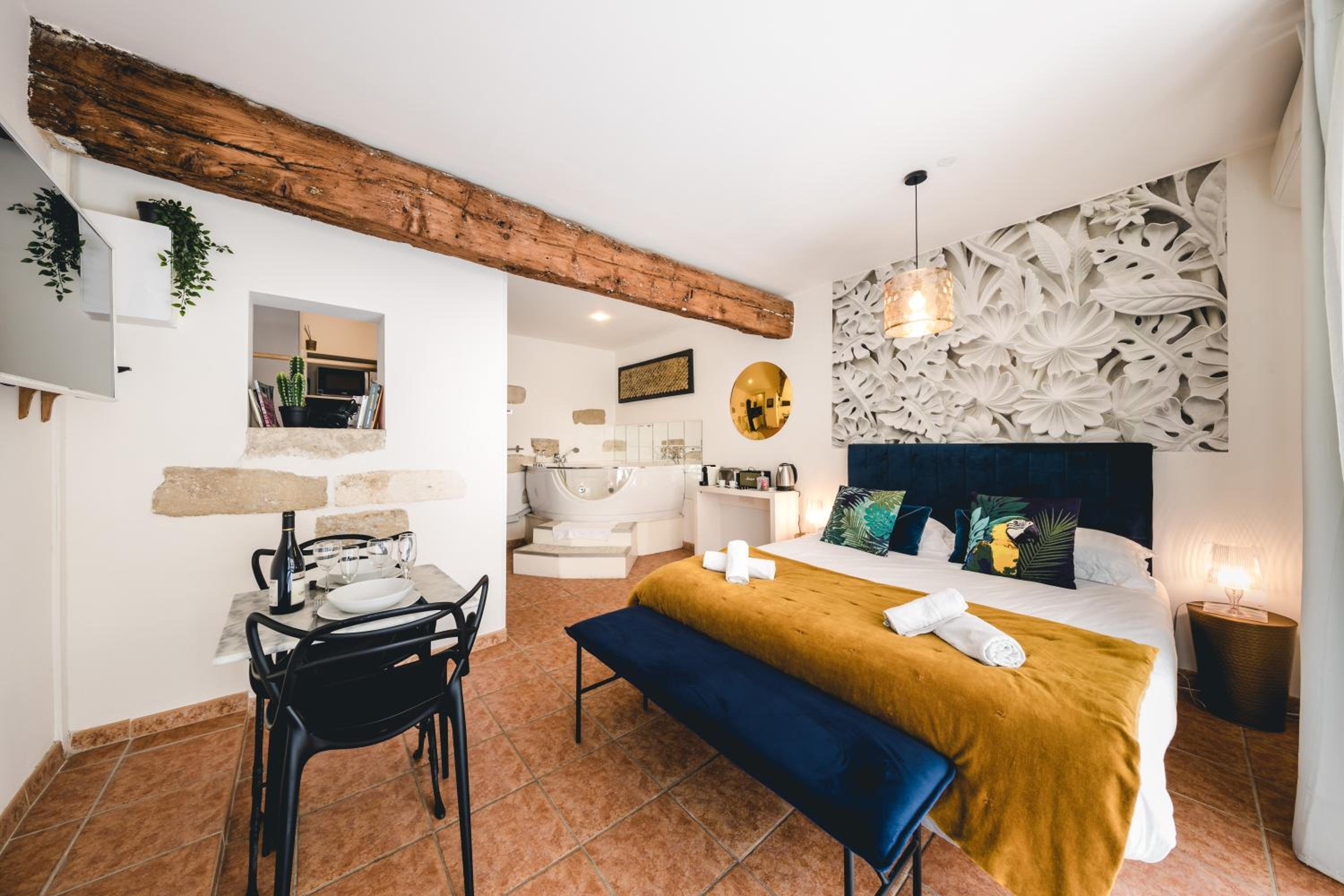 Suite with Spa Bath
