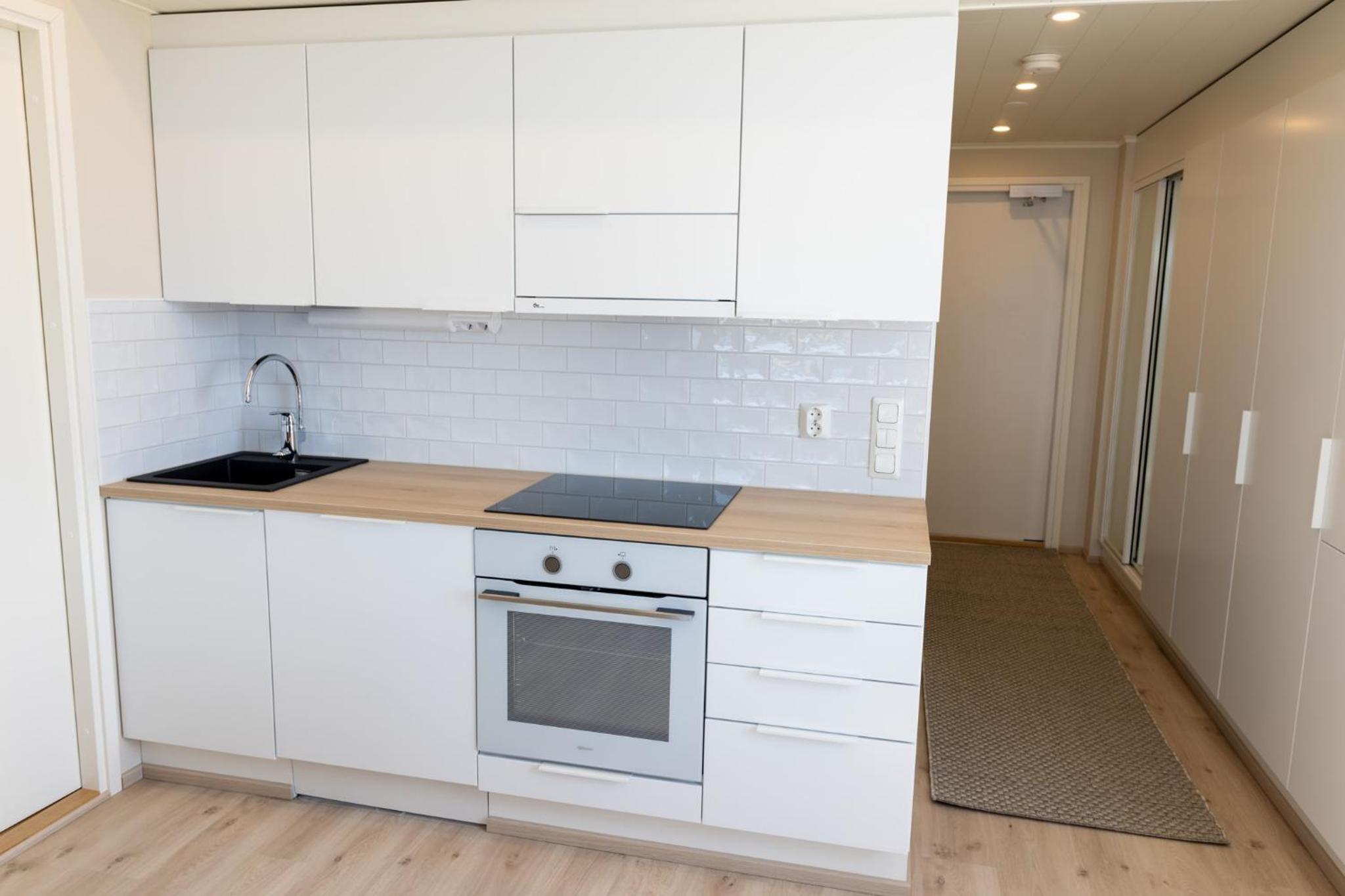 Apartment with Sea View - Photo 4