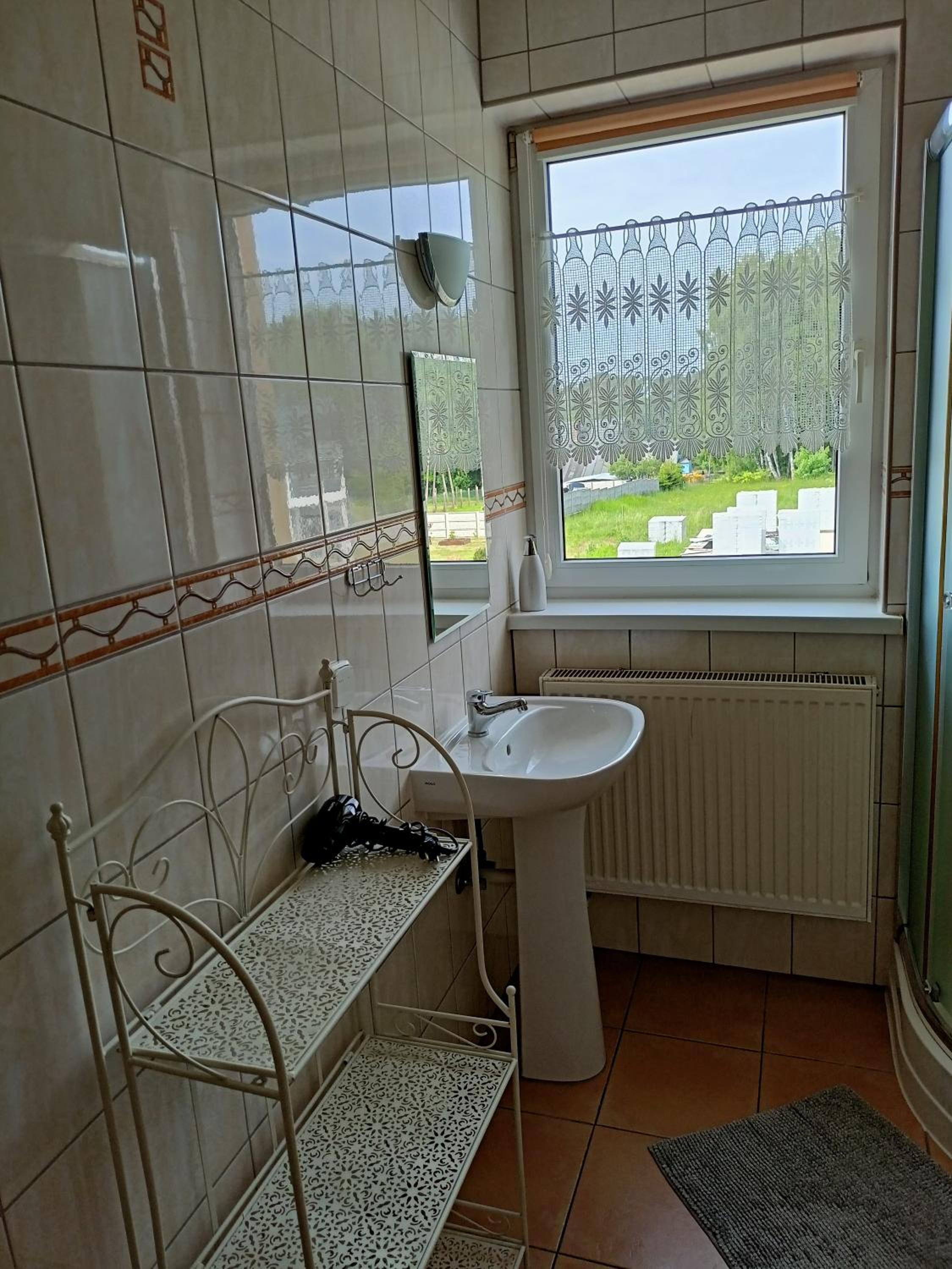Double Room with Private External Bathroom - Photo 10