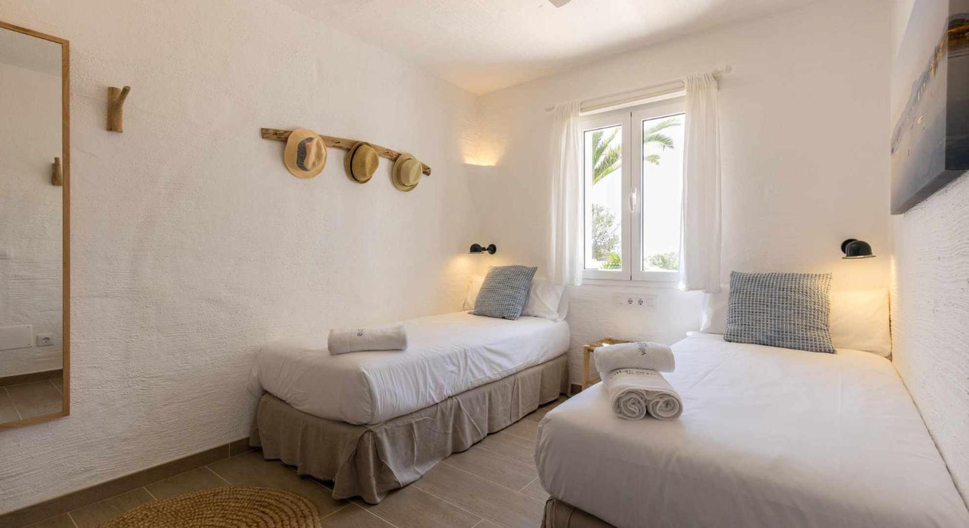 Villa de tres habitaciones con vista a la piscina