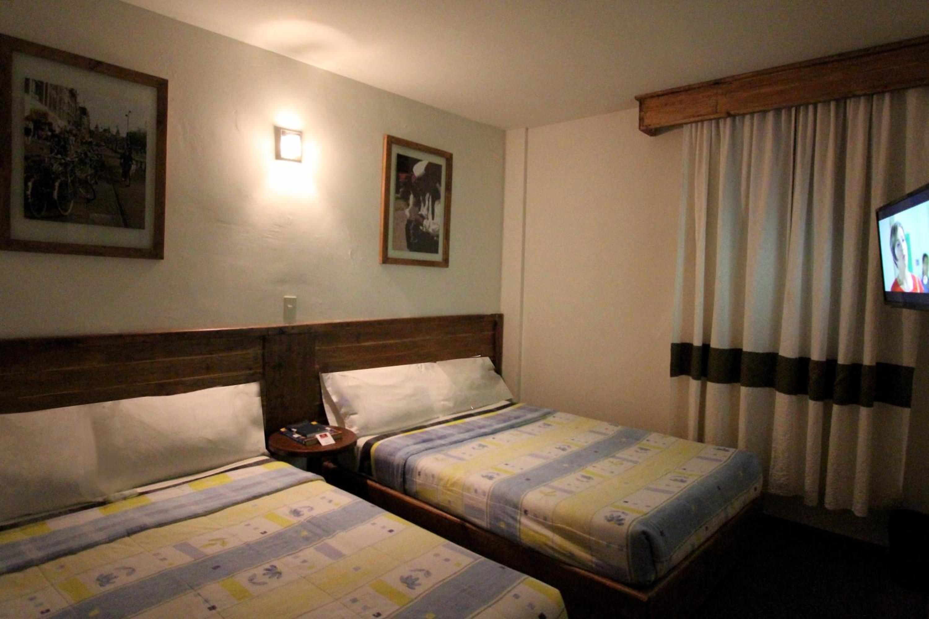 Standard Twin Room photo 2
