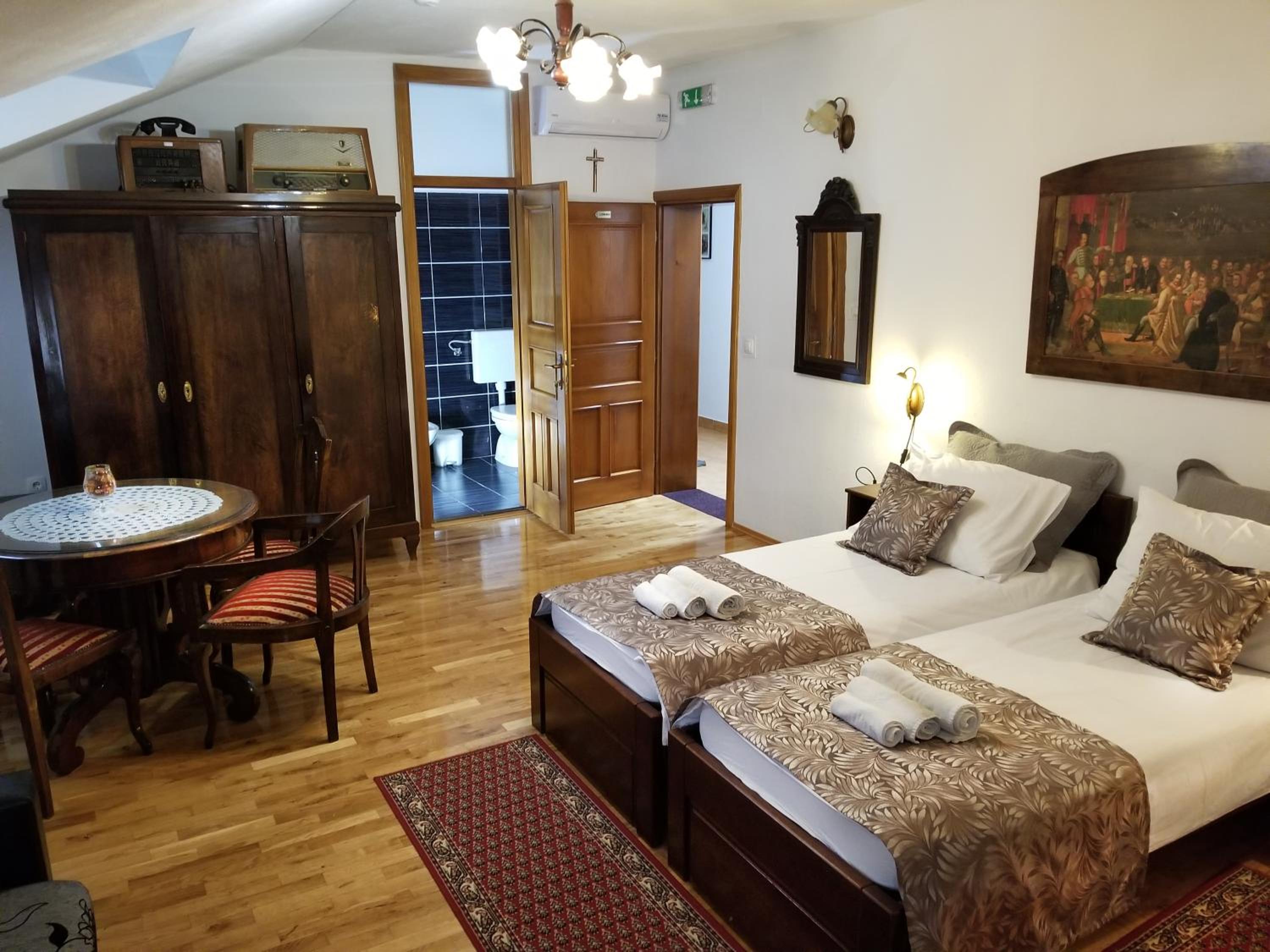 Superior Twin Room with City View photo 1
