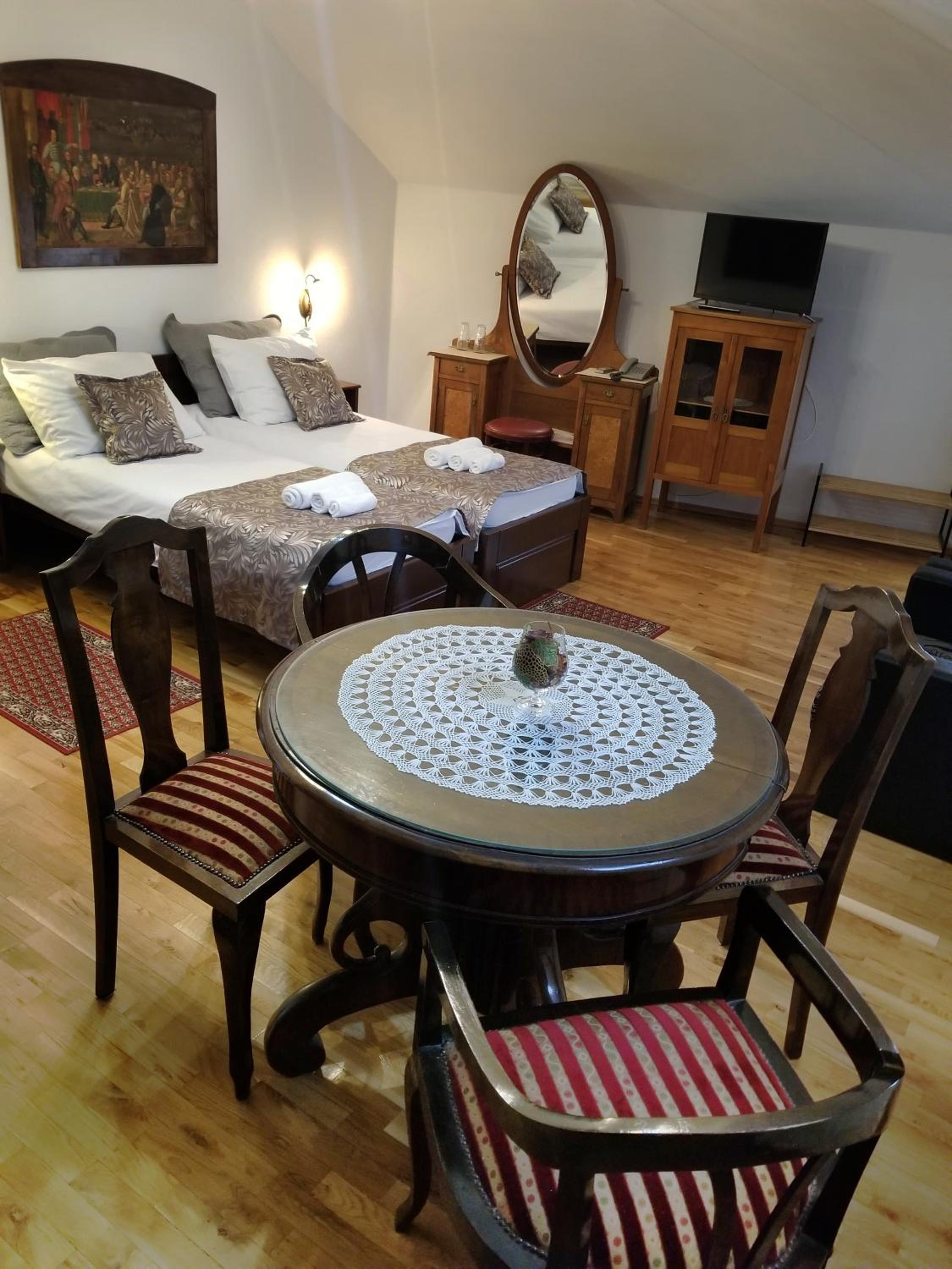 Superior Twin Room with City View photo 2