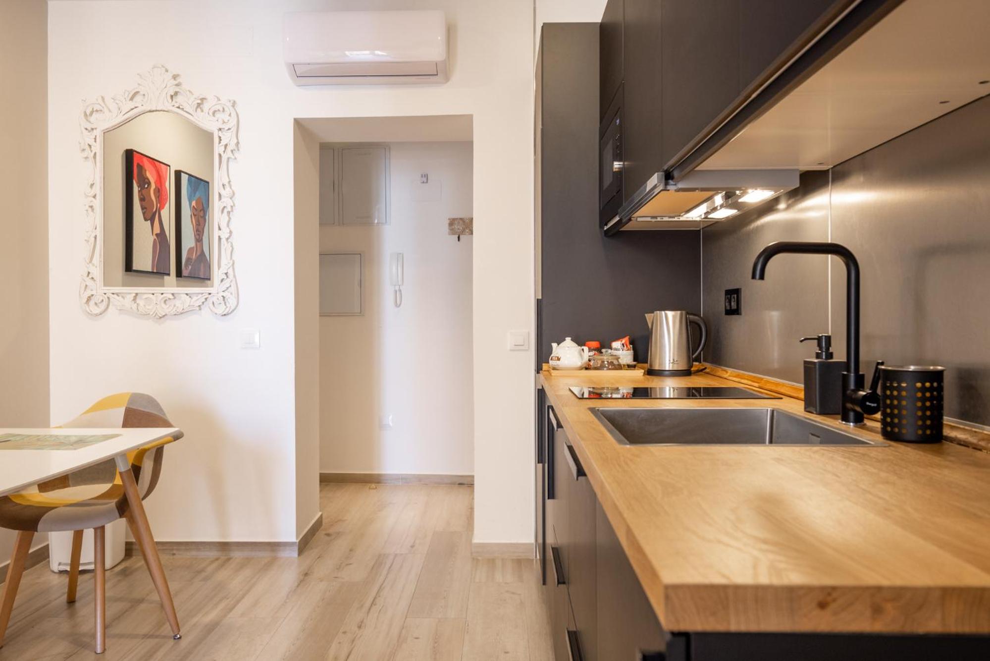 One-Bedroom Apartment - Photo 14