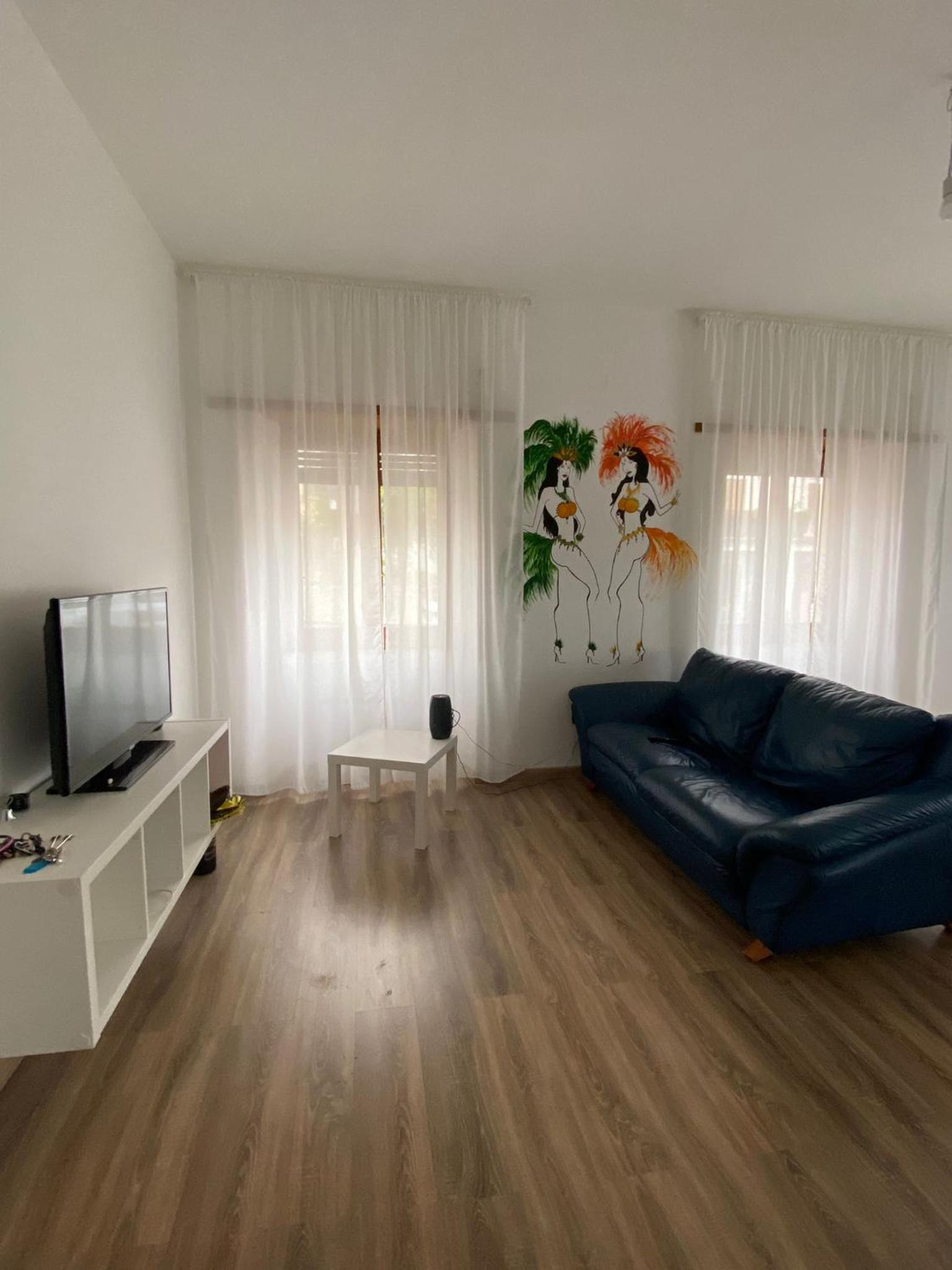 One-Bedroom Apartment photo 3