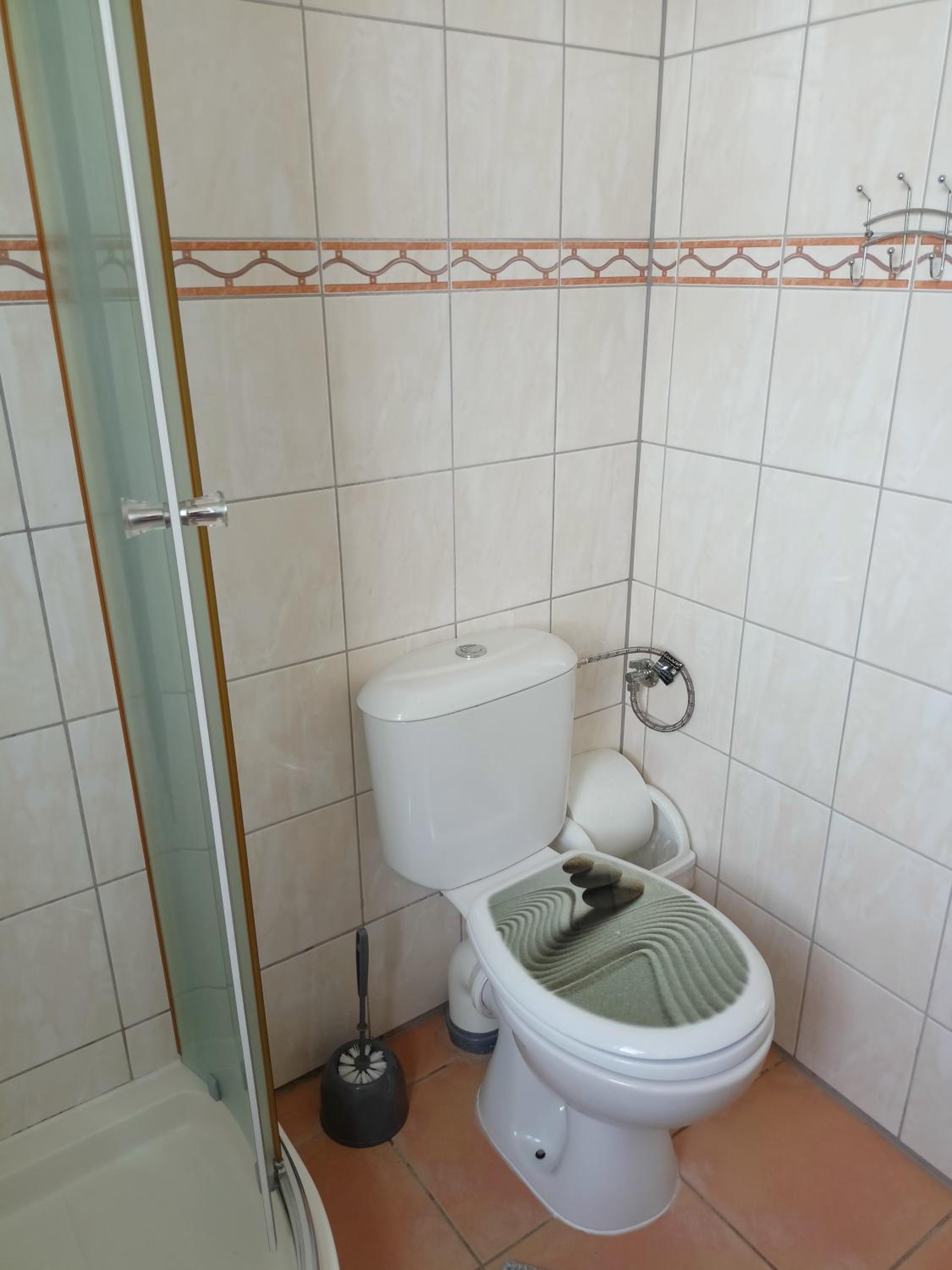 Double Room with Private External Bathroom - Photo 6