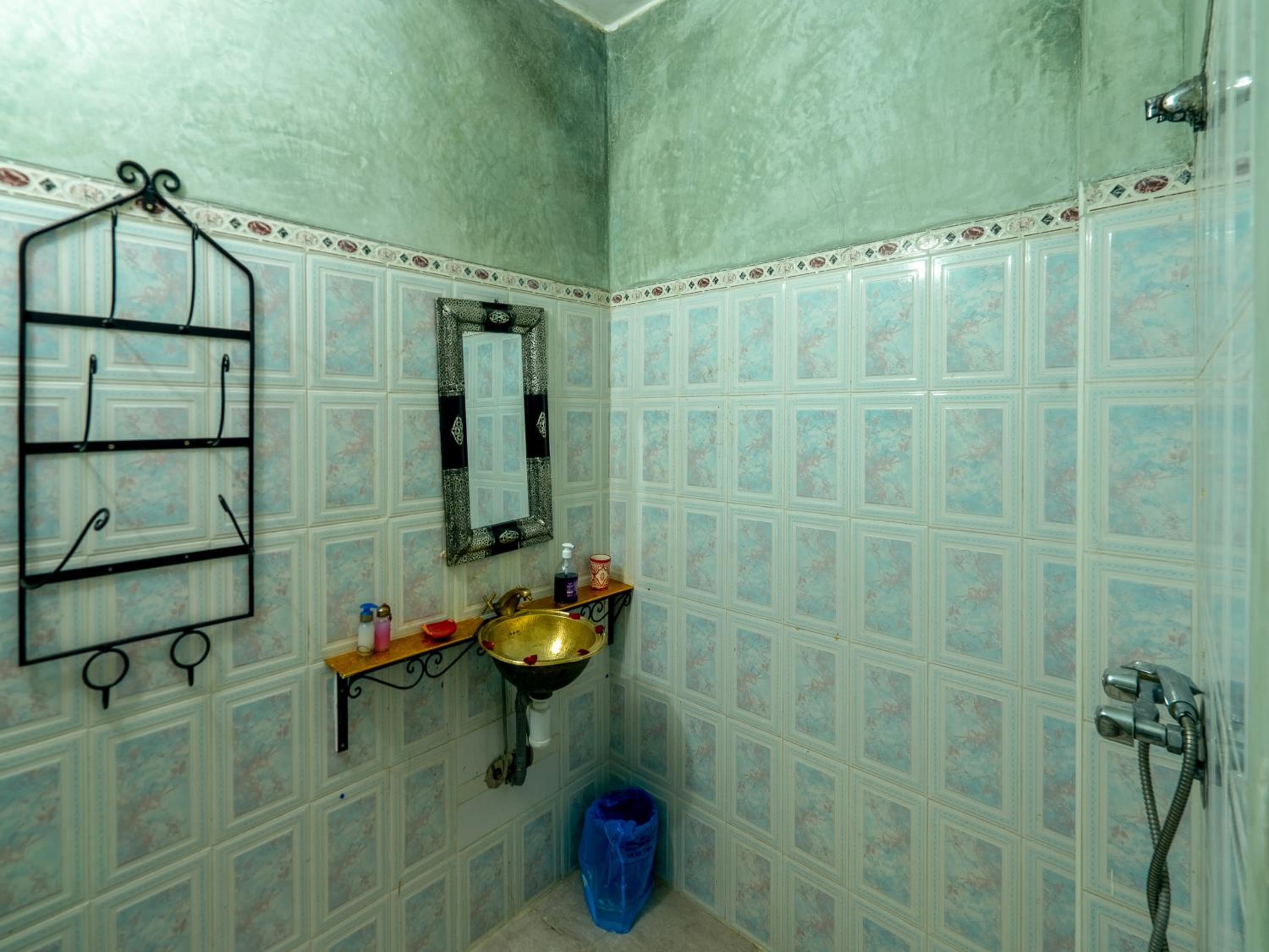 Double Room - Photo 11