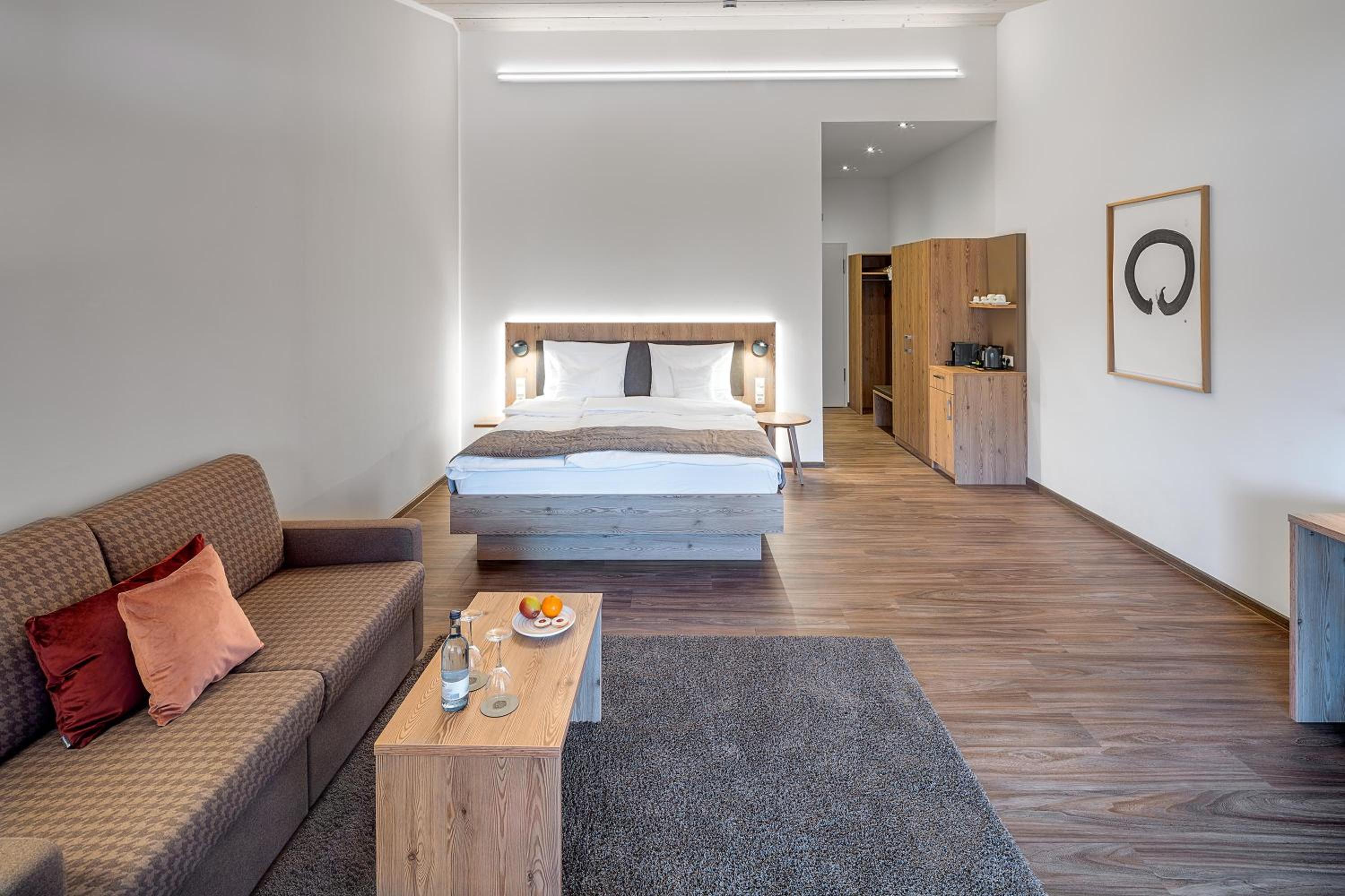 Large Double Room - Photo 4