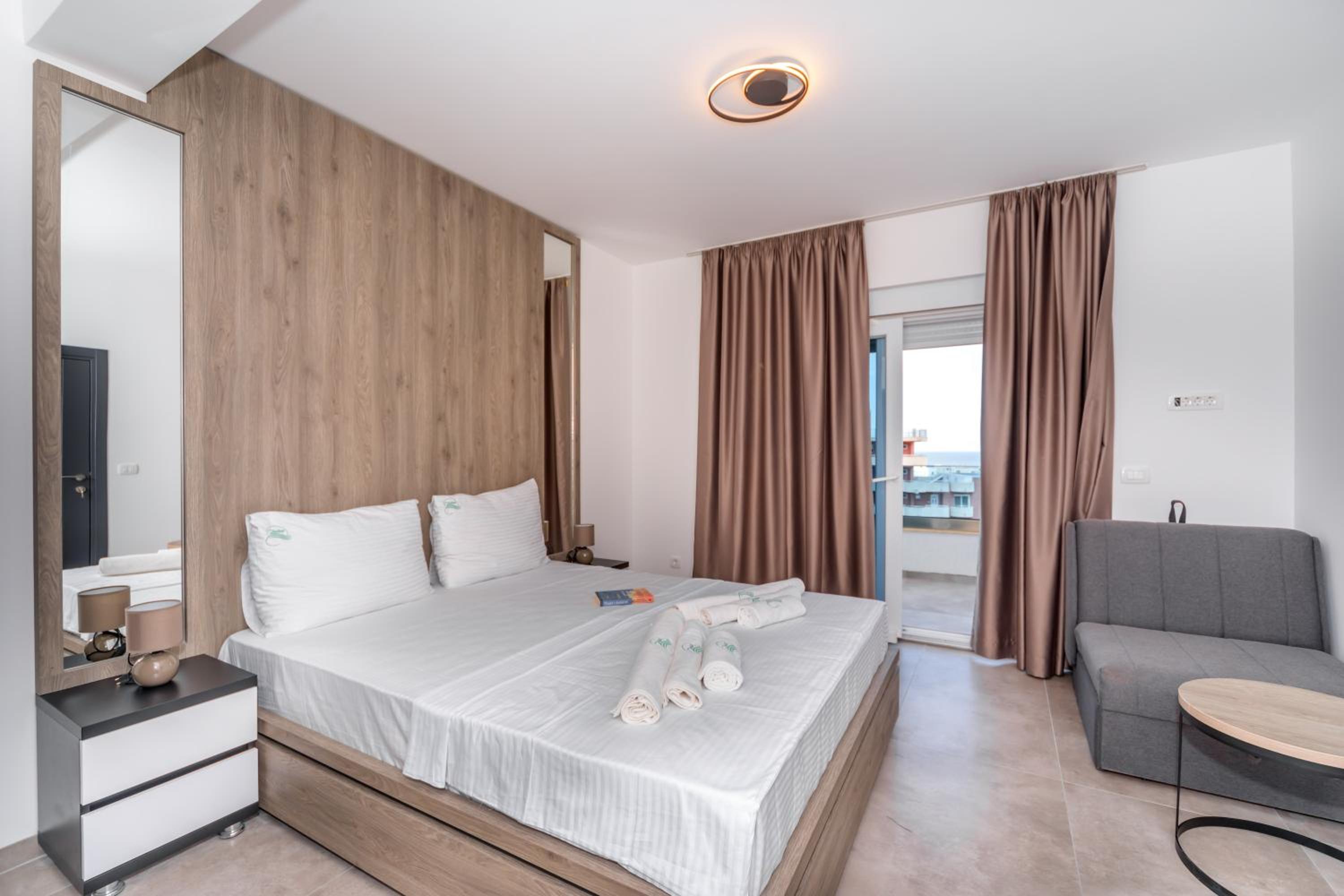 One Bedroom Apartment with Sea View photo 1