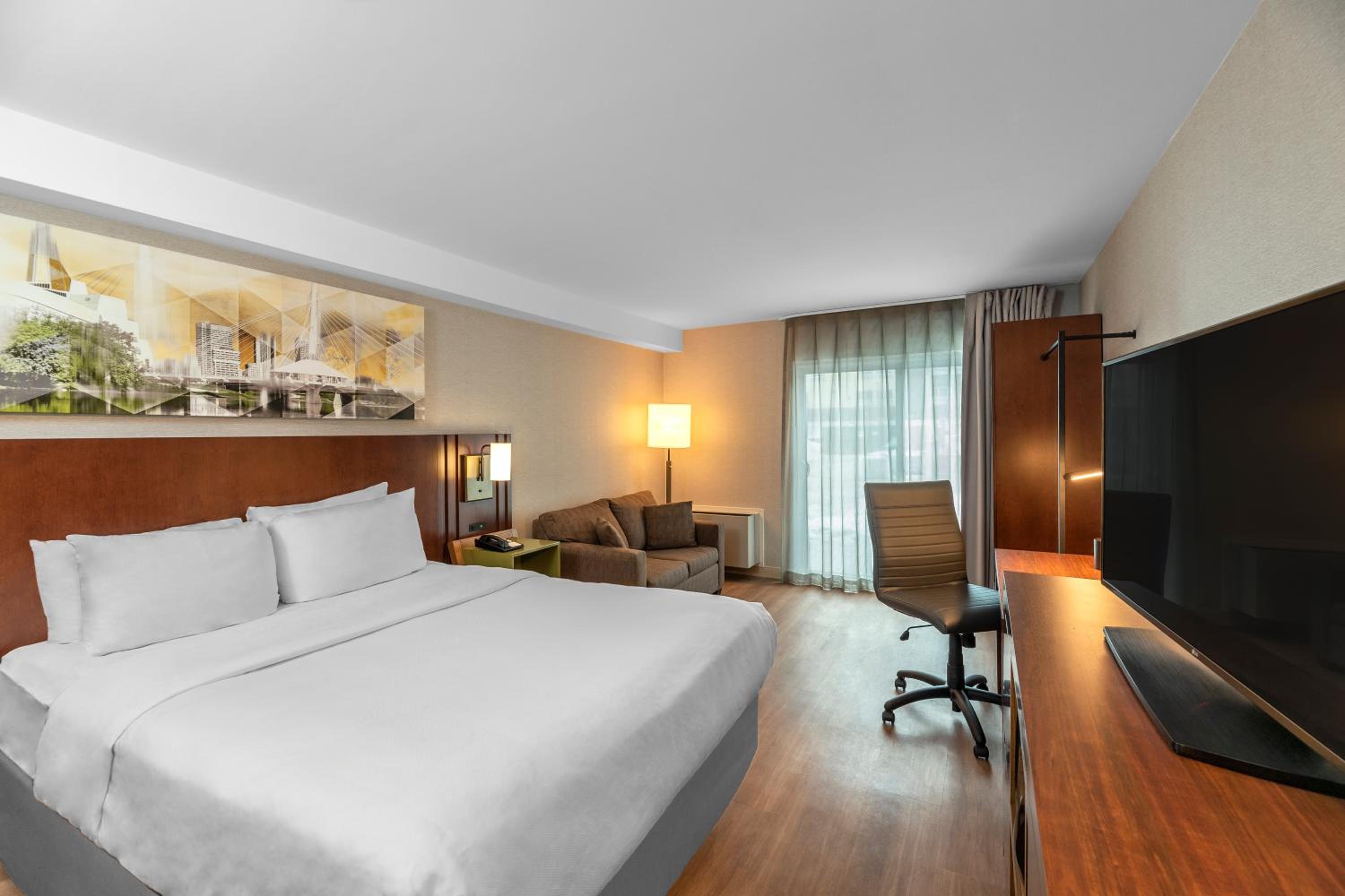 Superior King Room - Non Smoking - Photo 1